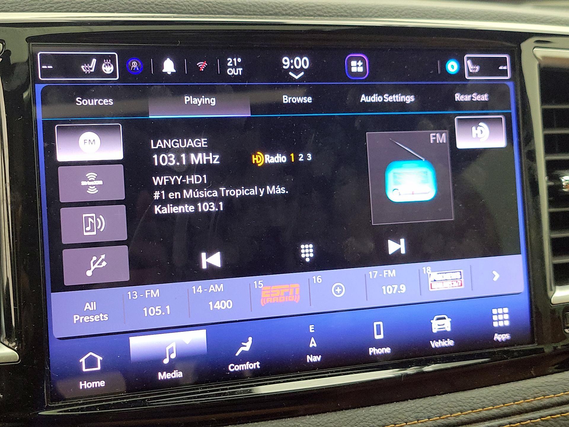 Thumbnail: 2022 Chrysler Pacifica - 16