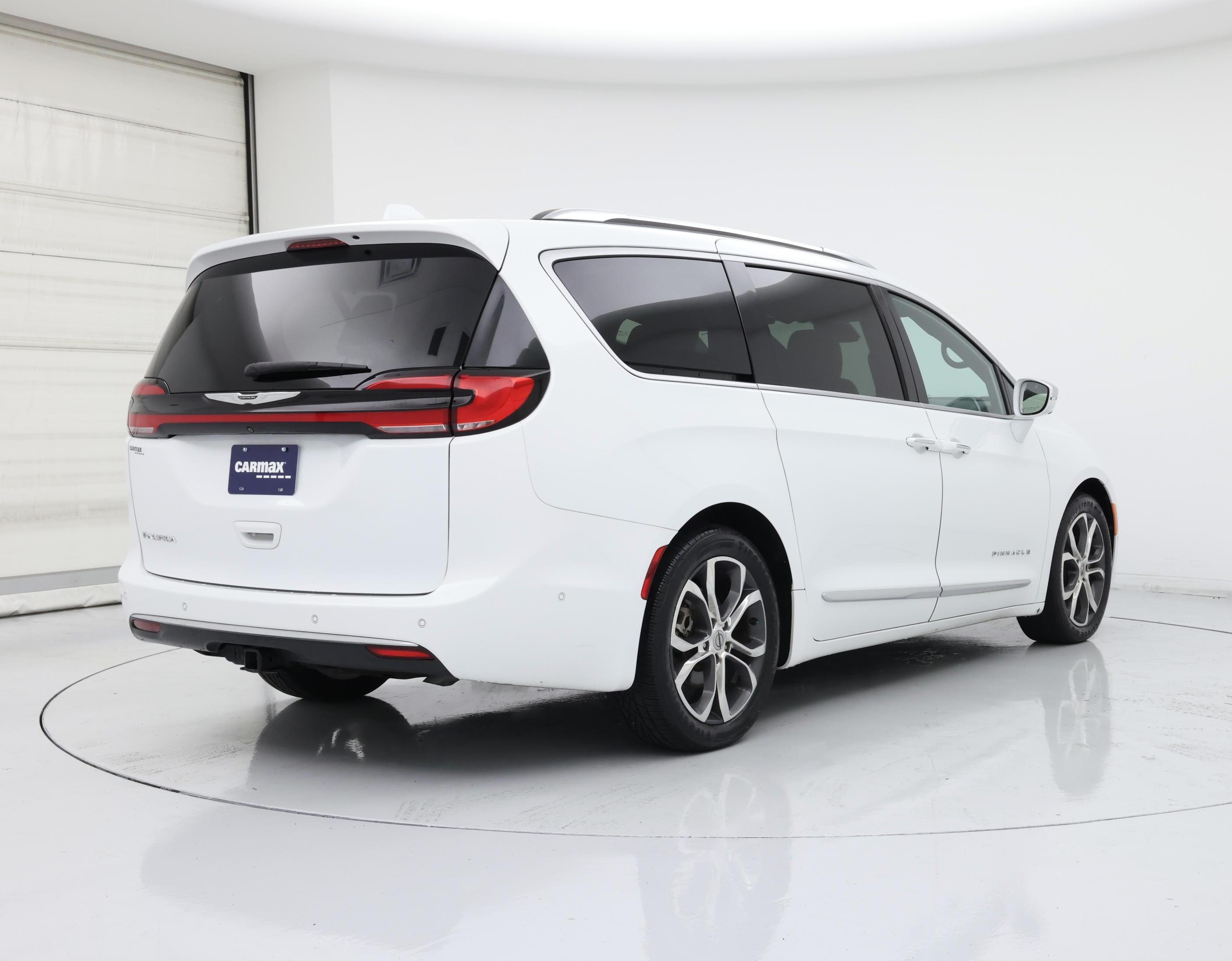 Thumbnail: 2022 Chrysler Pacifica - 8