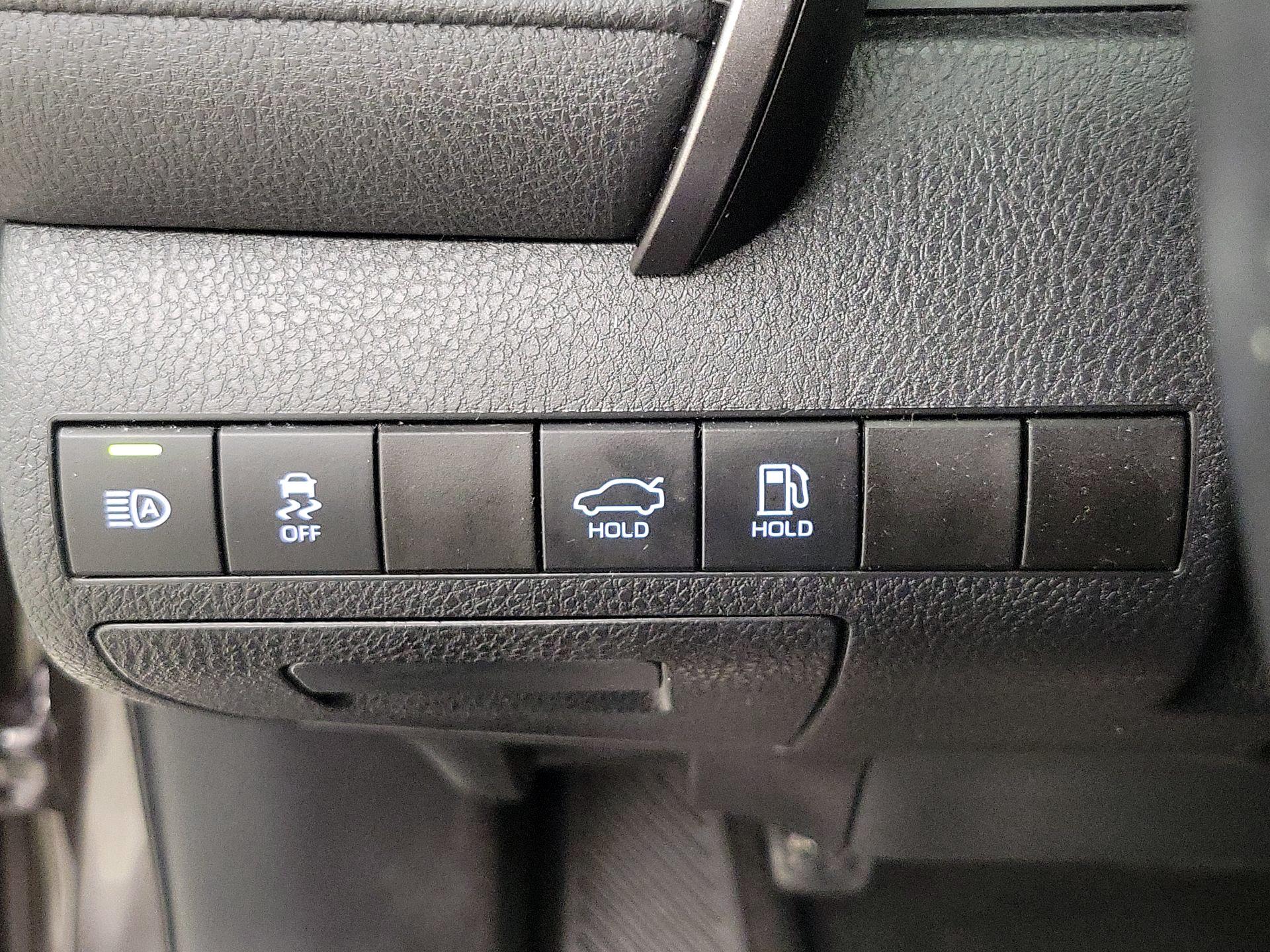 Thumbnail: 2020 Toyota Camry - 13