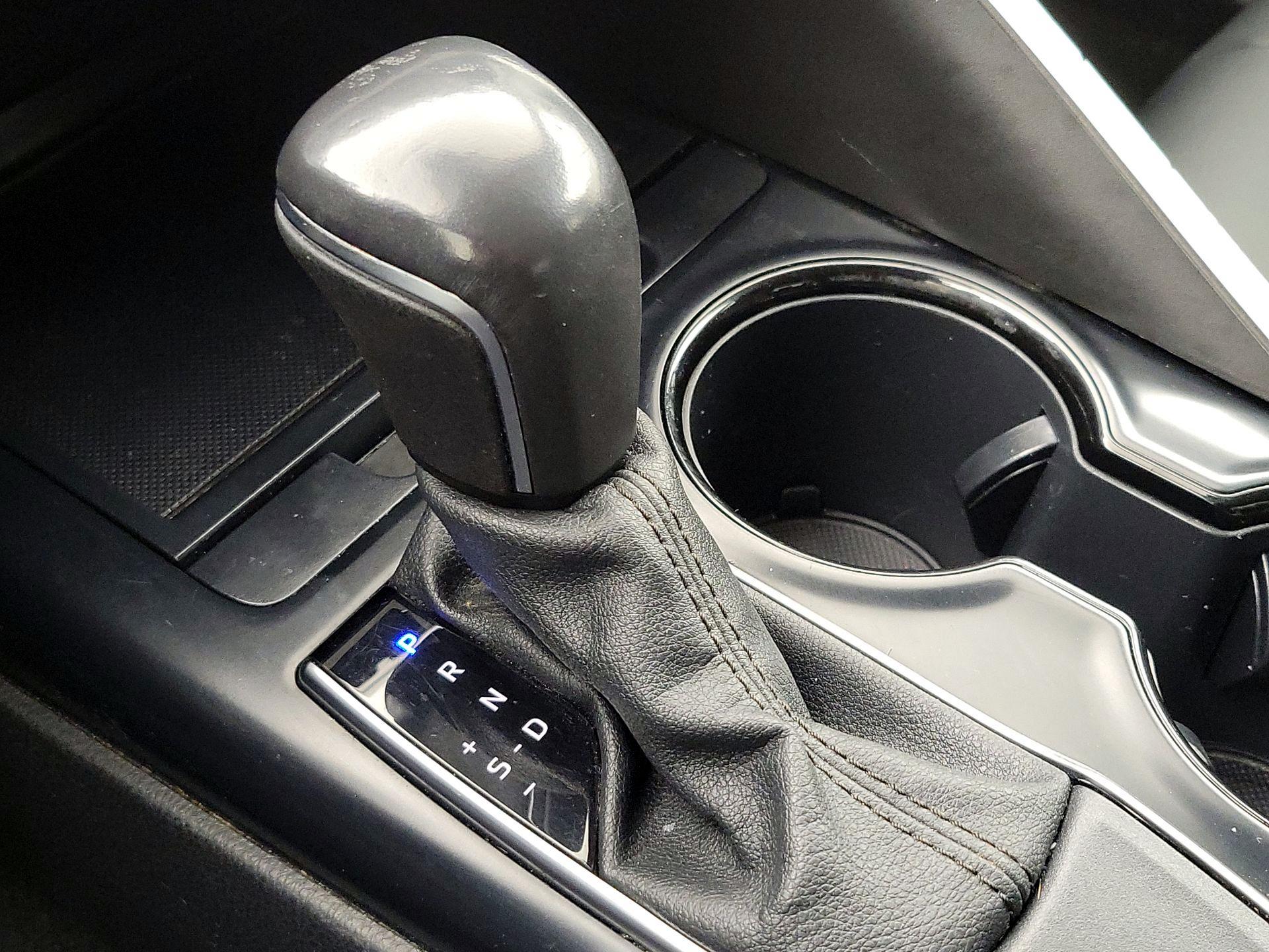 Thumbnail: 2020 Toyota Camry - 17