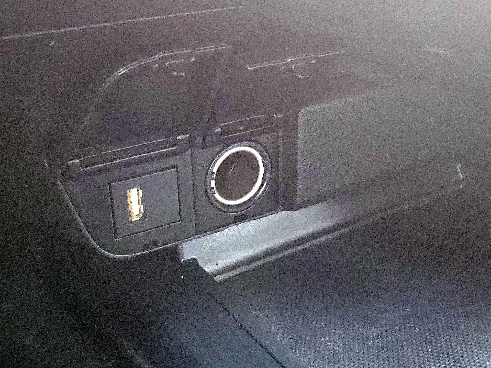 Thumbnail: 2020 Toyota Camry - 18