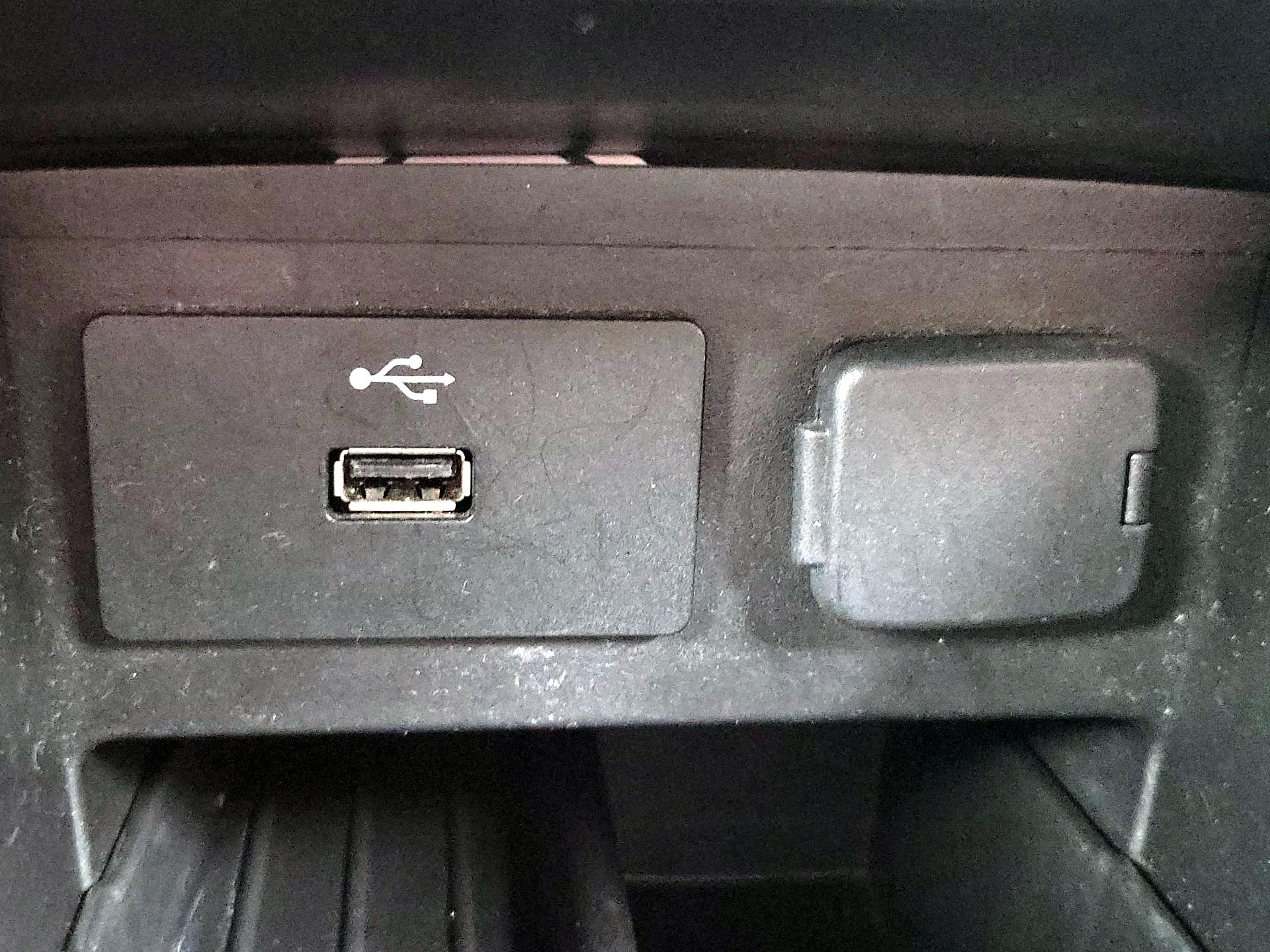 Thumbnail: 2018 Ford Explorer - 18