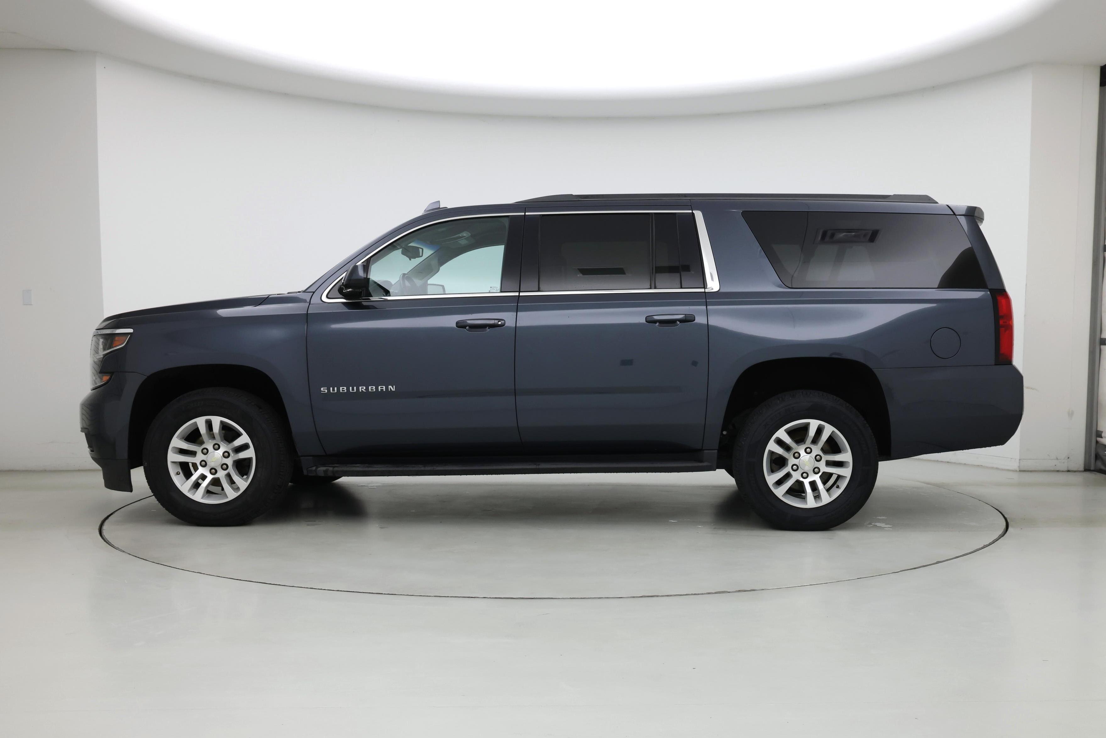 Thumbnail: 2019 Chevrolet Suburban - 3