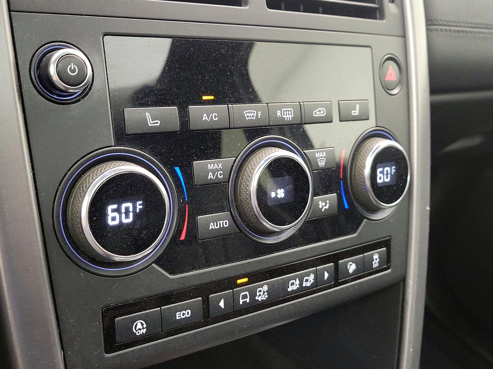 Thumbnail: 2019 Land Rover Discovery Sport - 16