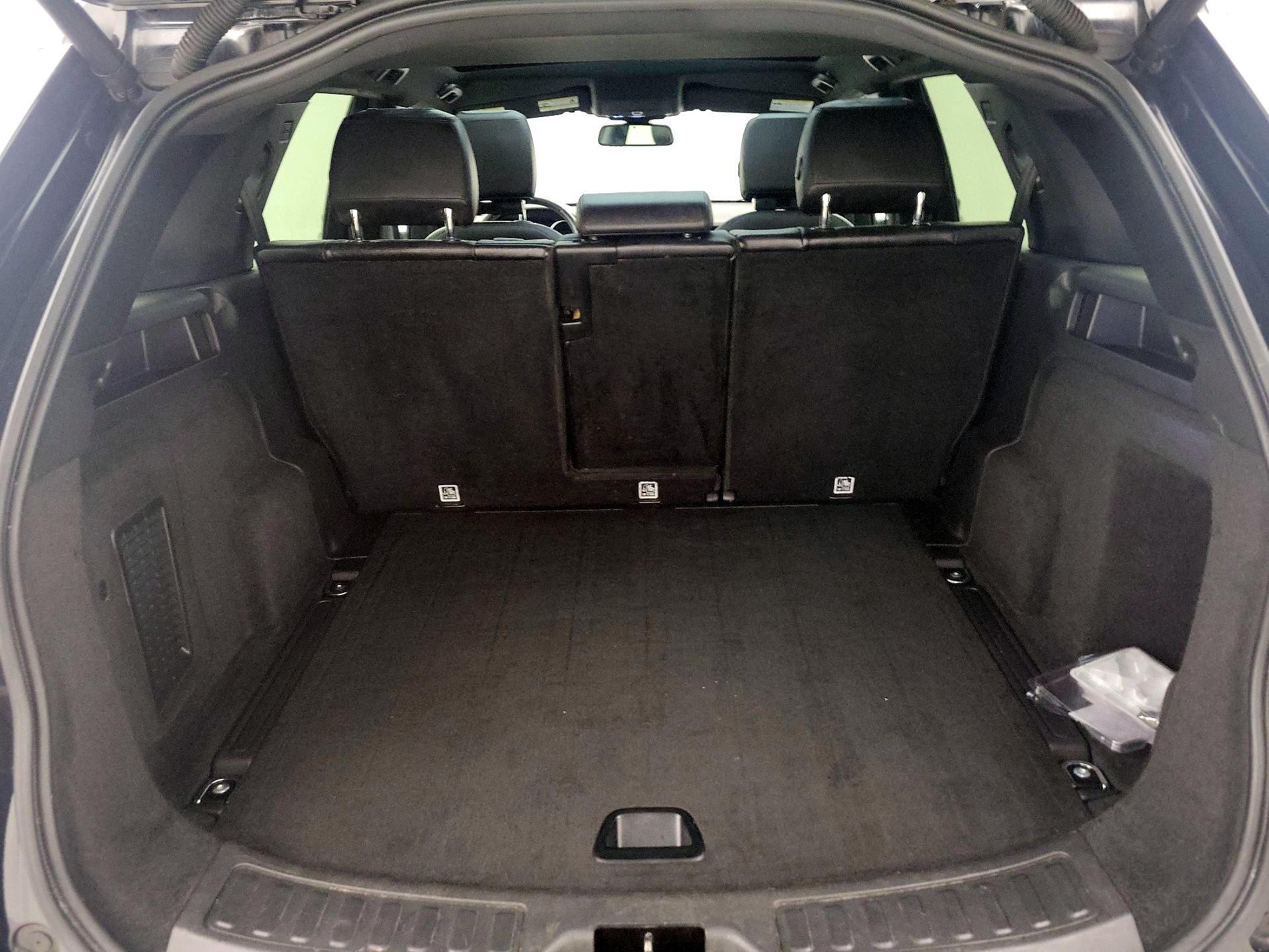 Thumbnail: 2019 Land Rover Discovery Sport - 20