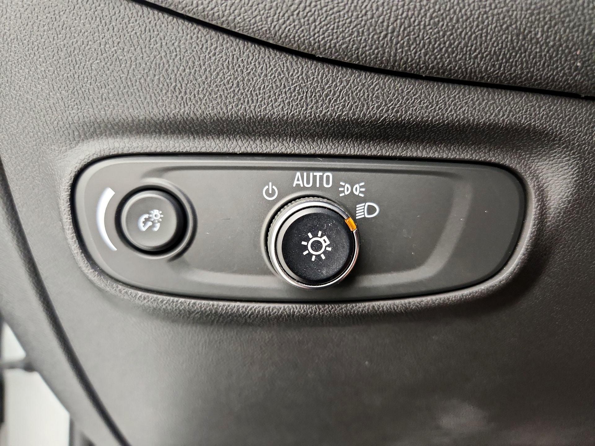 Thumbnail: 2020 Chevrolet Equinox - 13