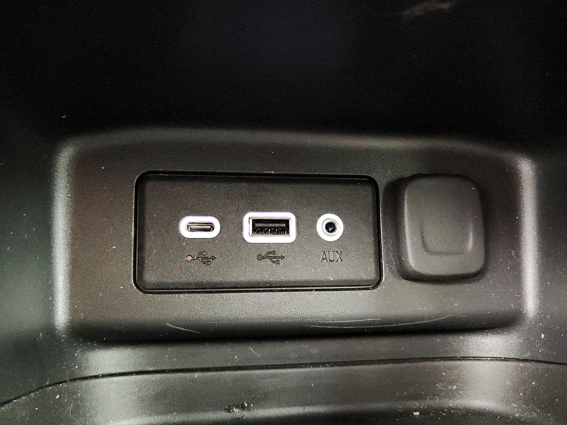 Thumbnail: 2020 Chevrolet Equinox - 18