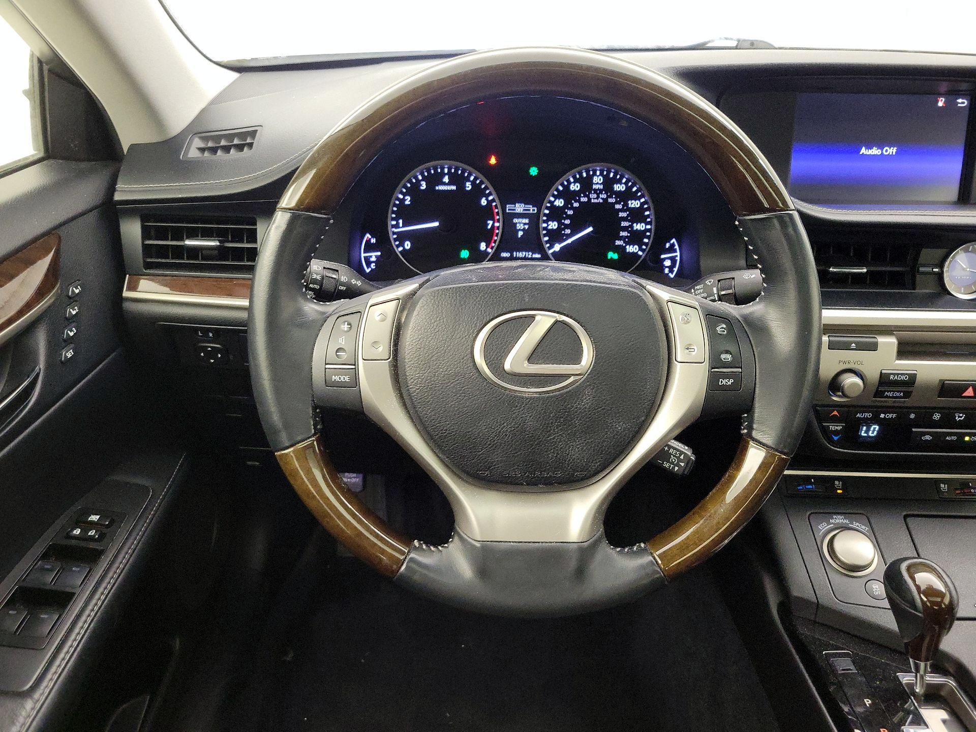 Thumbnail: 2015 Lexus ES - 10