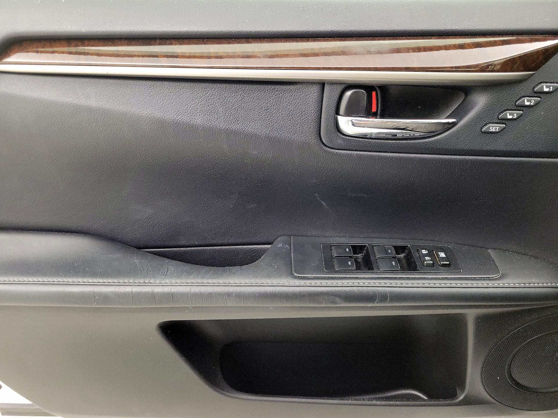 Thumbnail: 2015 Lexus ES - 12