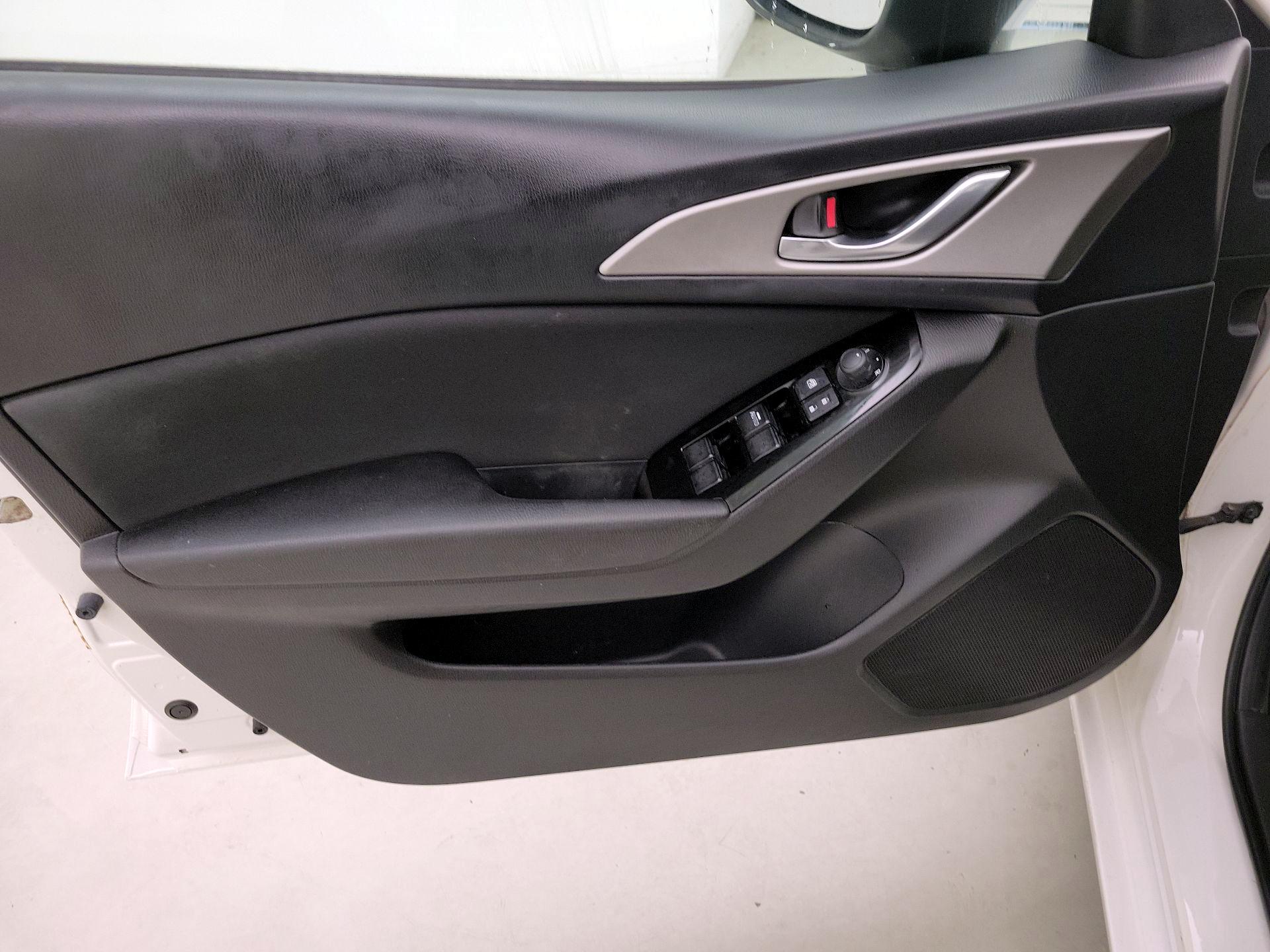 Thumbnail: 2017 Mazda Mazda3 - 12