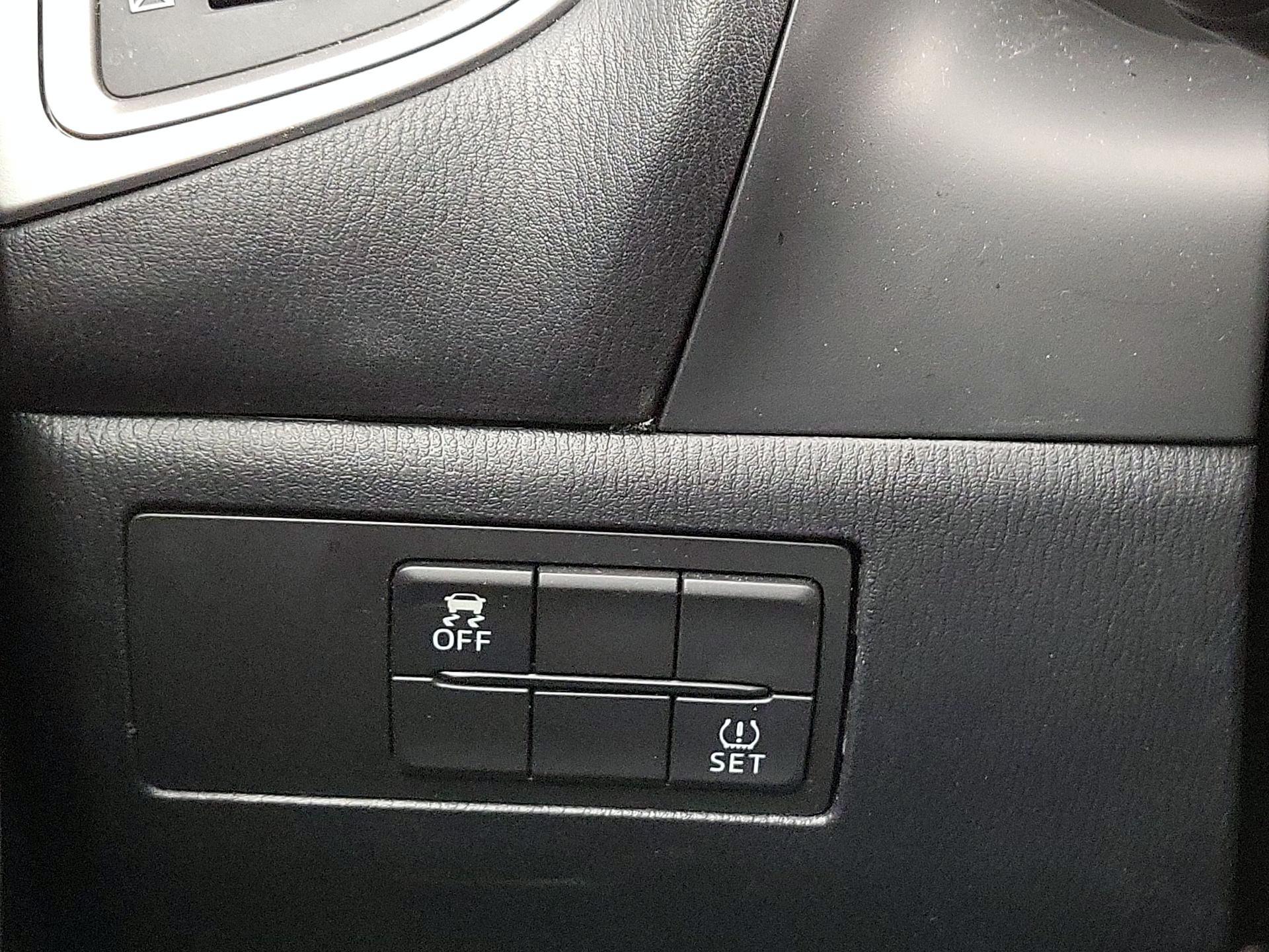 Thumbnail: 2017 Mazda Mazda3 - 13