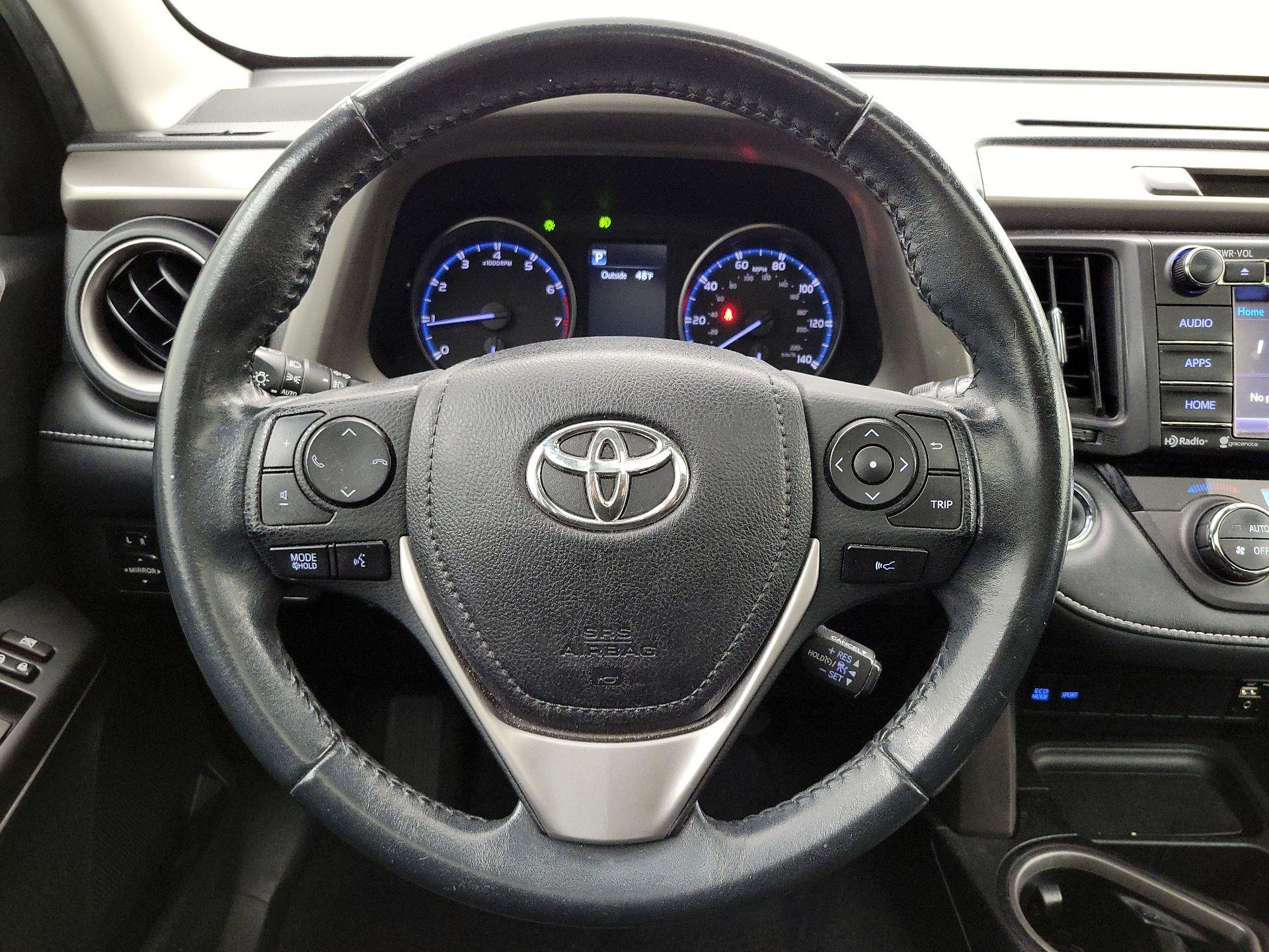 Thumbnail: 2018 Toyota RAV4 - 10