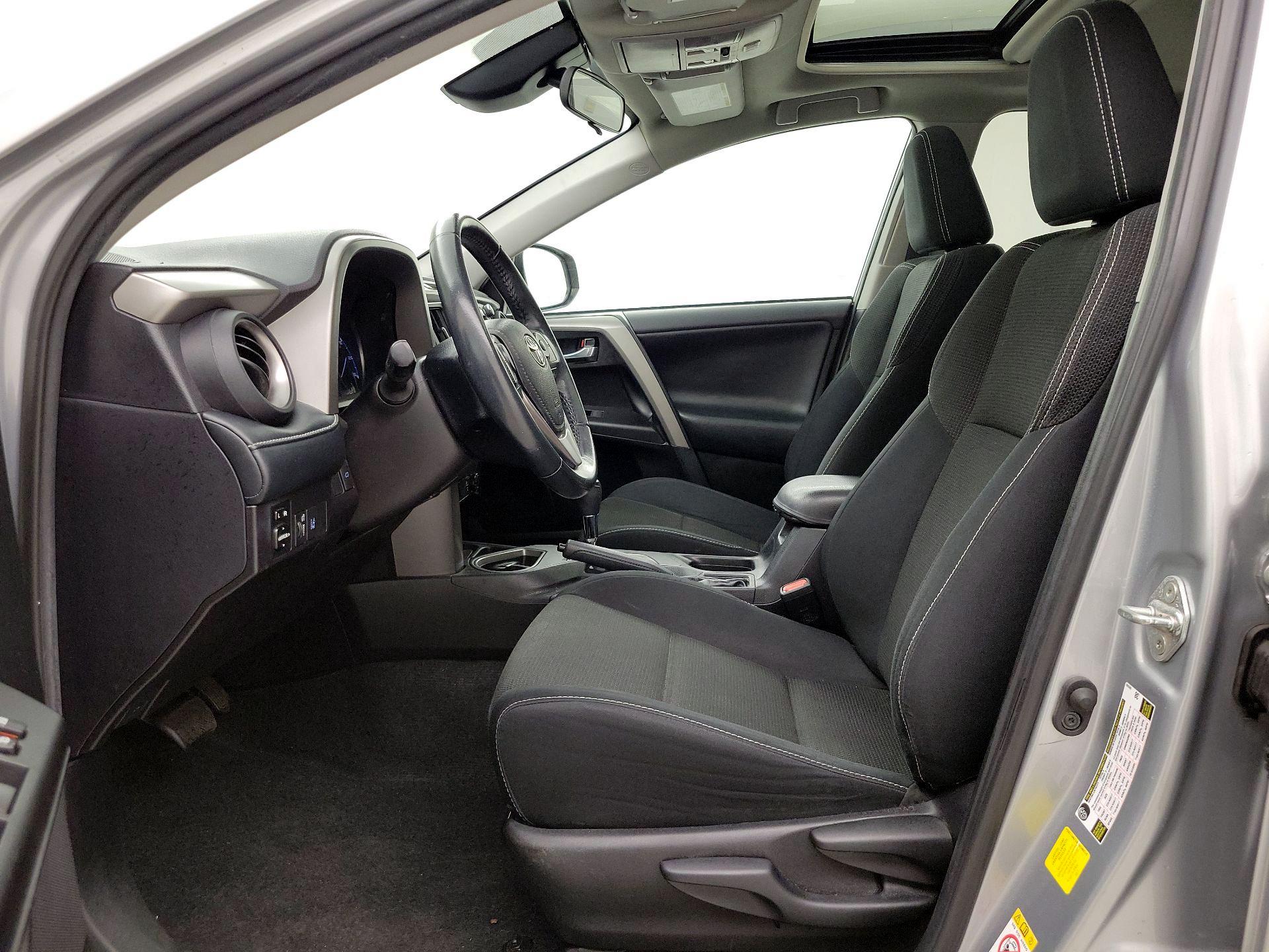 Thumbnail: 2018 Toyota RAV4 - 11