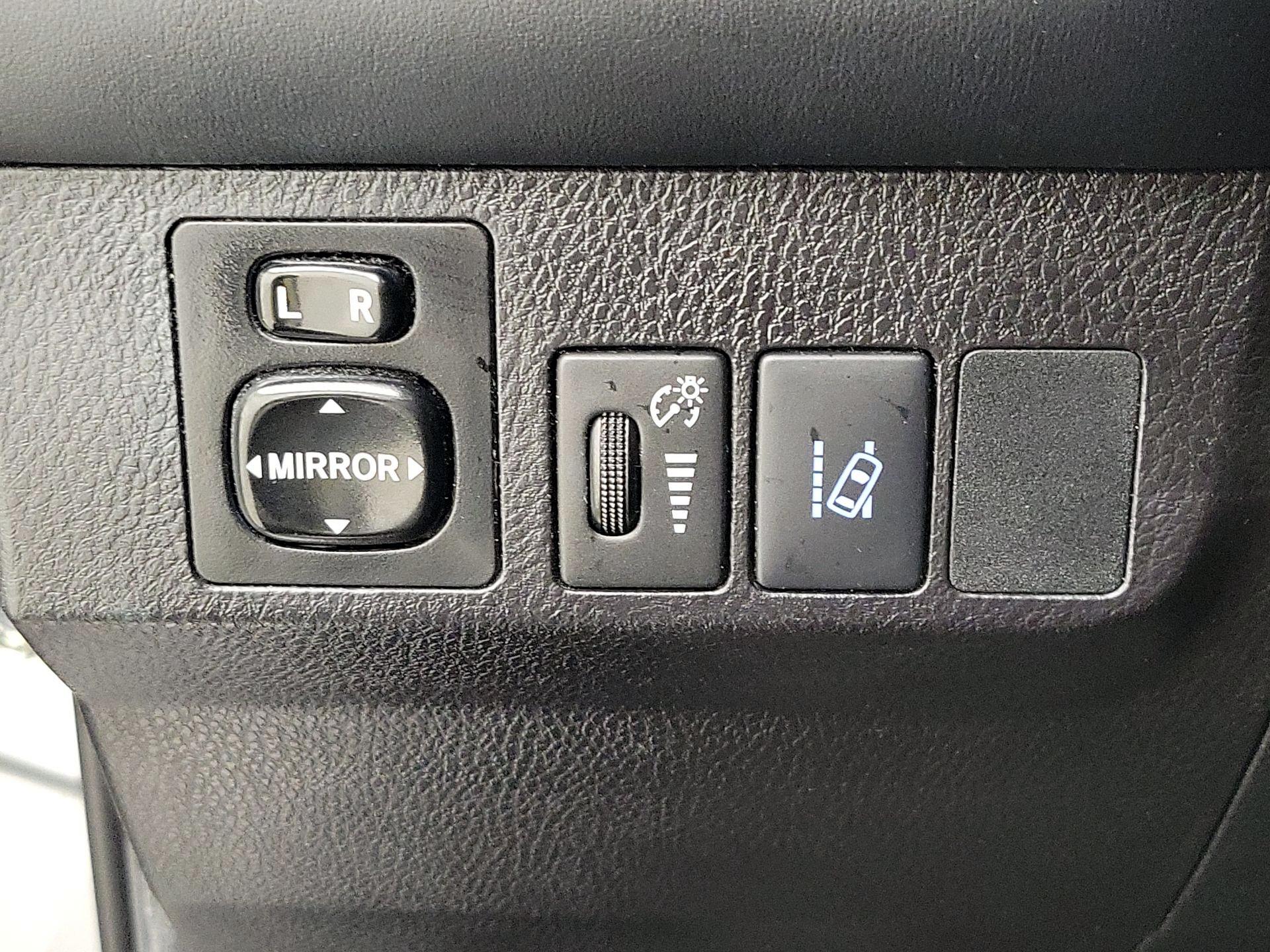 Thumbnail: 2018 Toyota RAV4 - 13