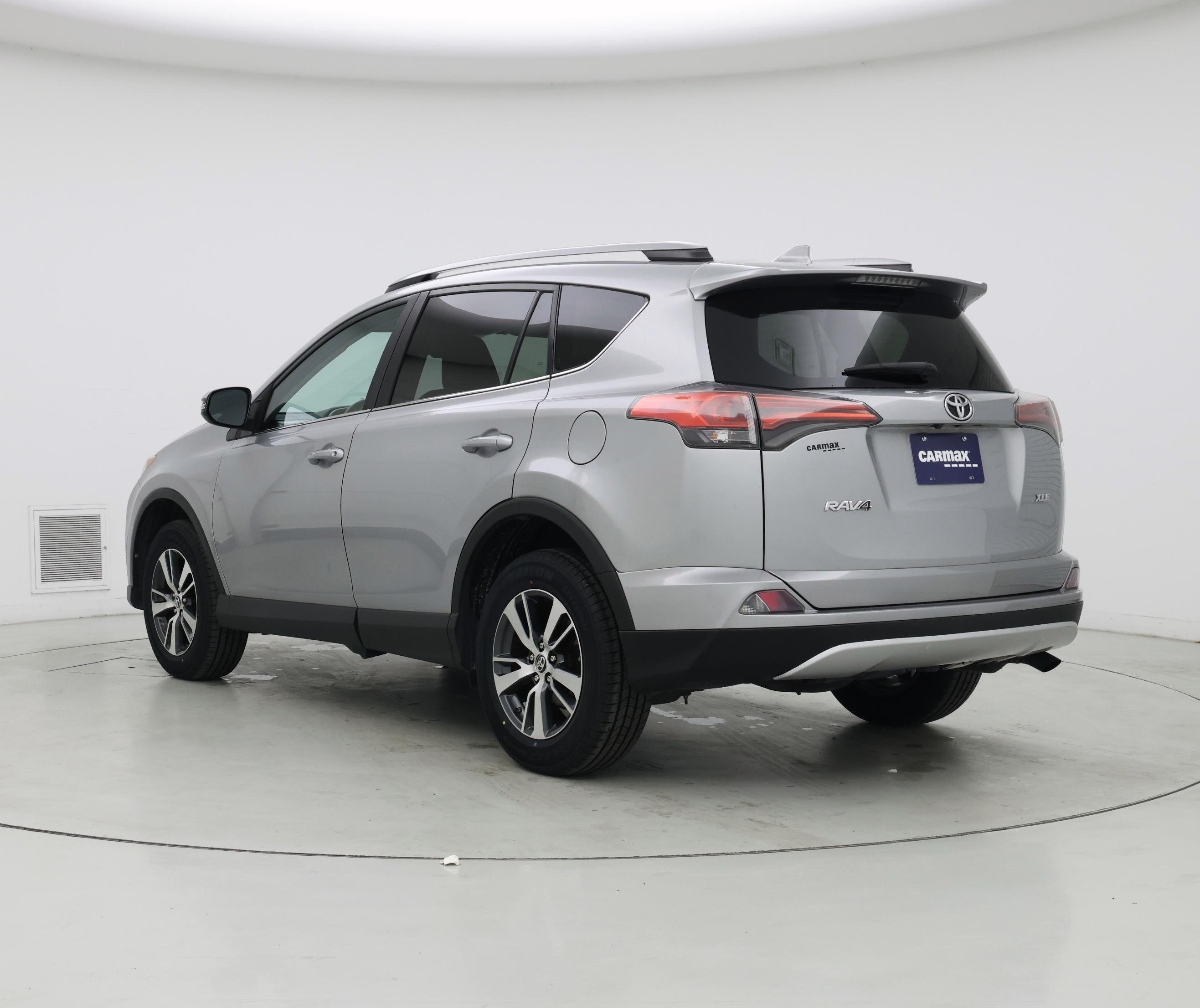 Thumbnail: 2018 Toyota RAV4 - 2
