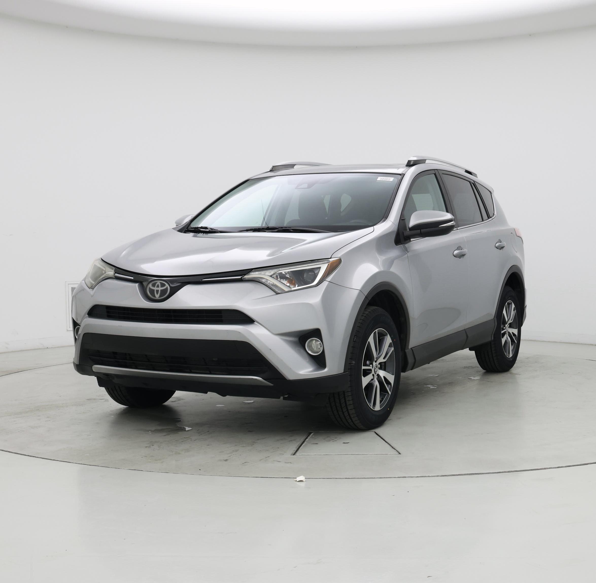 Thumbnail: 2018 Toyota RAV4 - 4