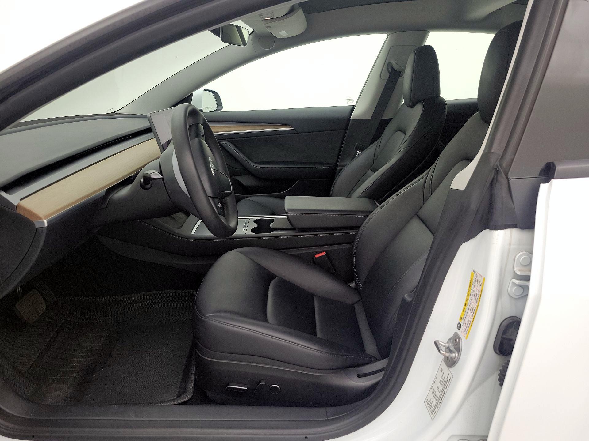 Thumbnail: 2023 Tesla Model 3 - 11