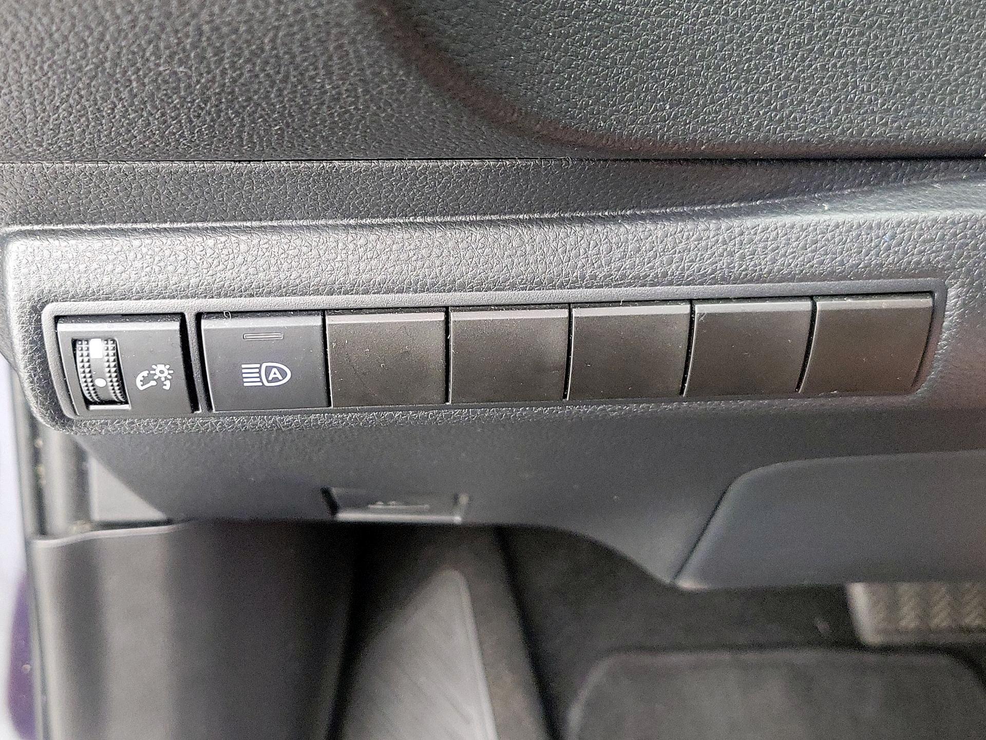 Thumbnail: 2022 Toyota Corolla - 13