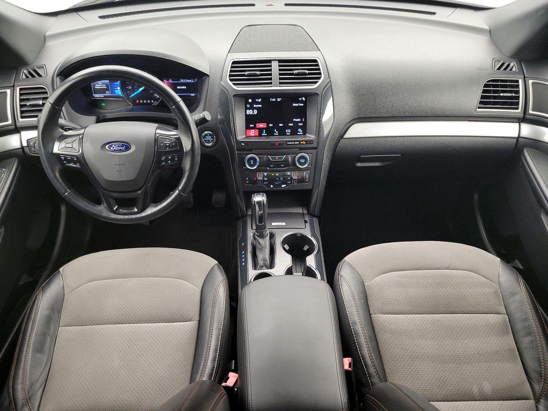 Thumbnail: 2017 Ford Explorer - 9