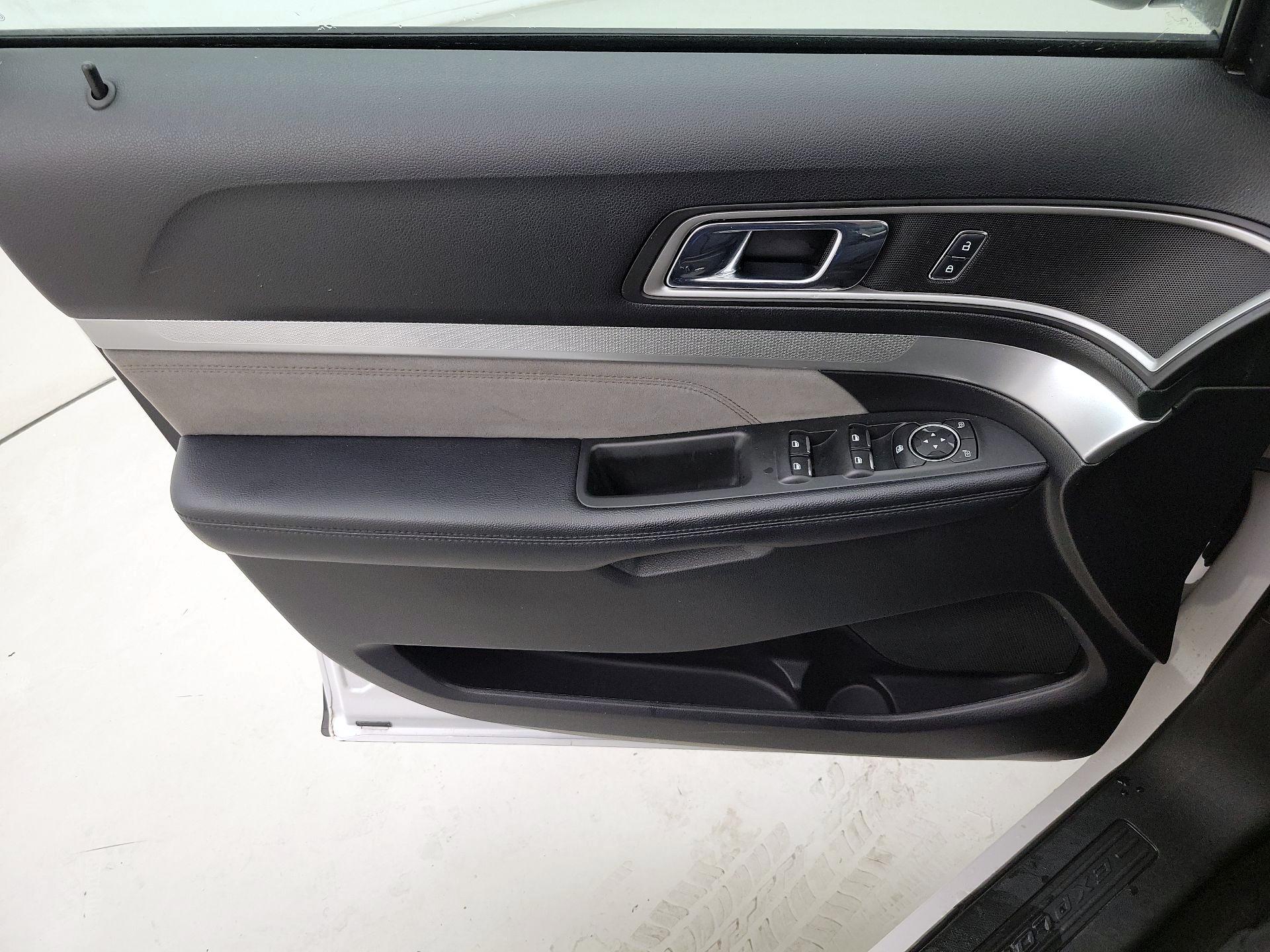 Thumbnail: 2017 Ford Explorer - 12