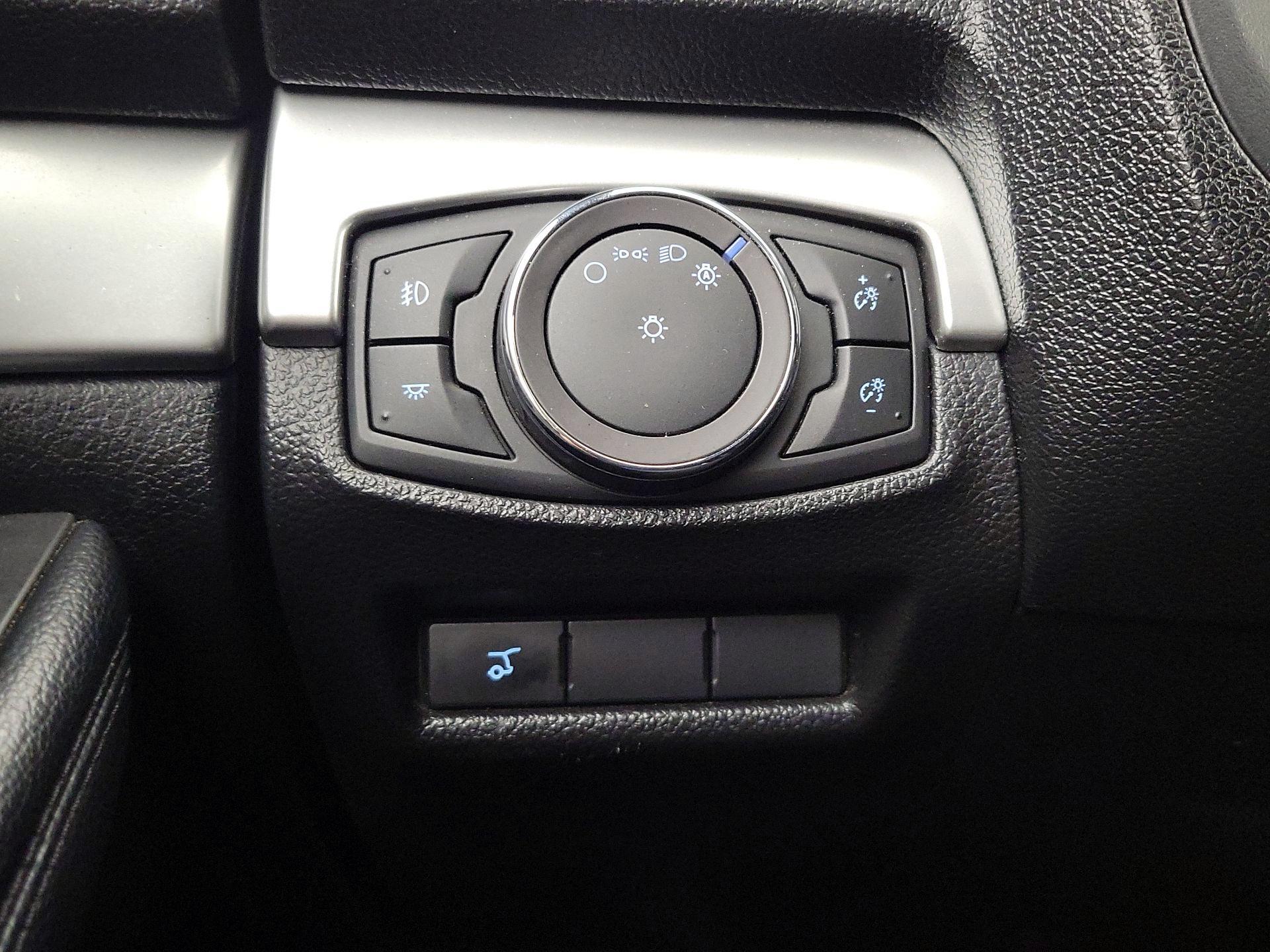 Thumbnail: 2017 Ford Explorer - 13