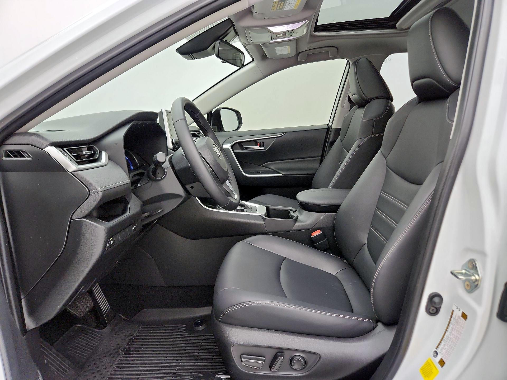 Thumbnail: 2025 Toyota RAV4 - 11