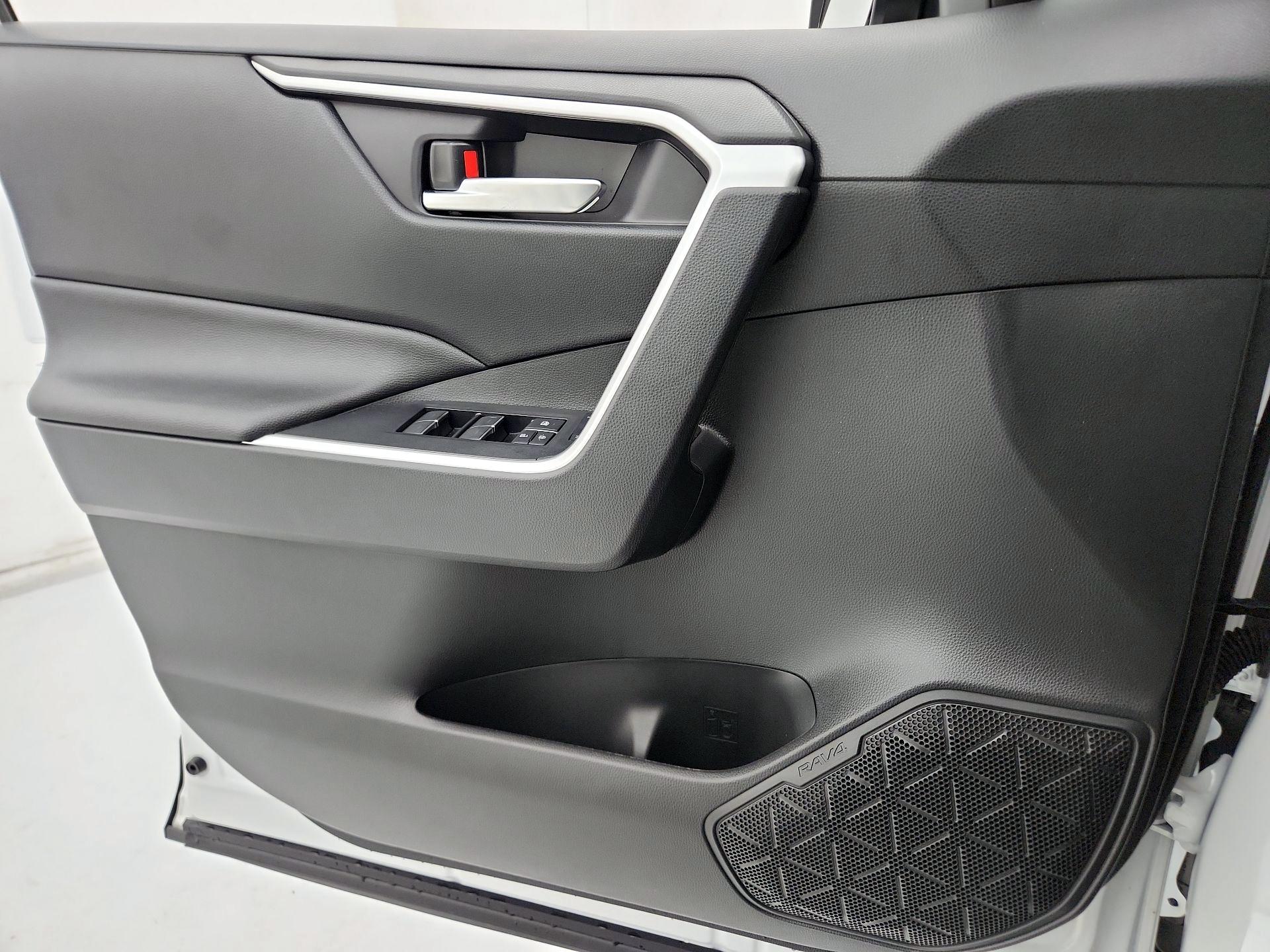 Thumbnail: 2025 Toyota RAV4 - 12