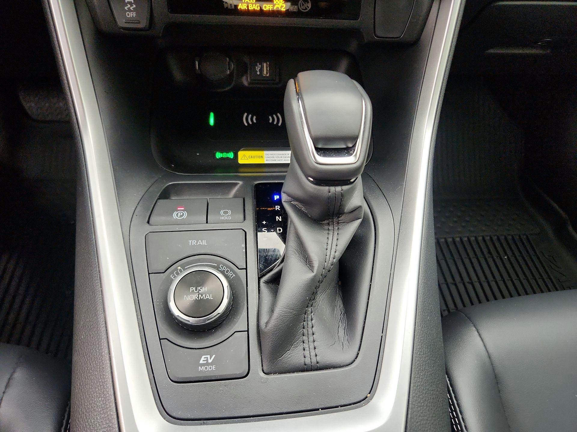 Thumbnail: 2025 Toyota RAV4 - 17