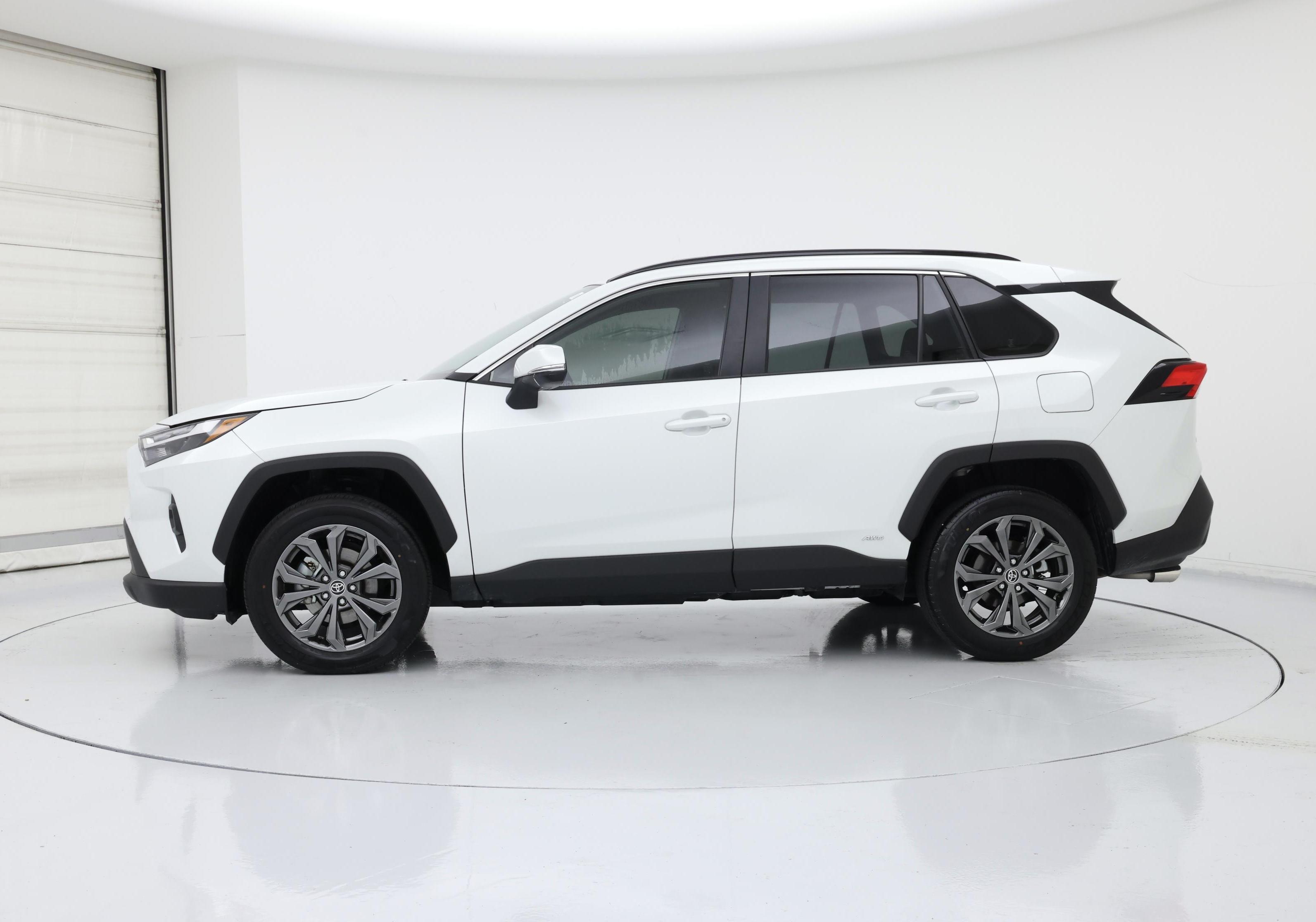 Thumbnail: 2025 Toyota RAV4 - 3