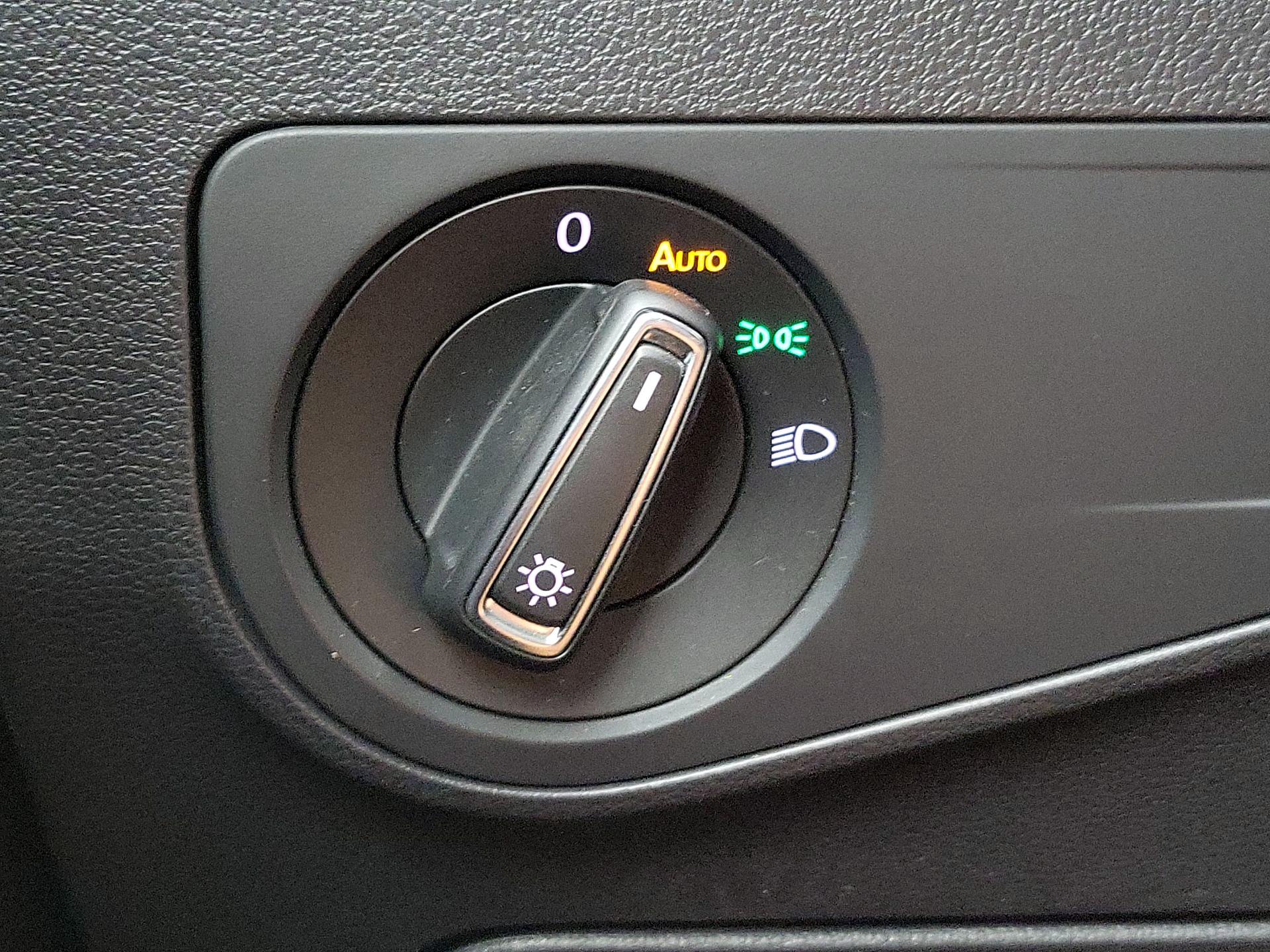 Thumbnail: 2018 Volkswagen Tiguan - 13