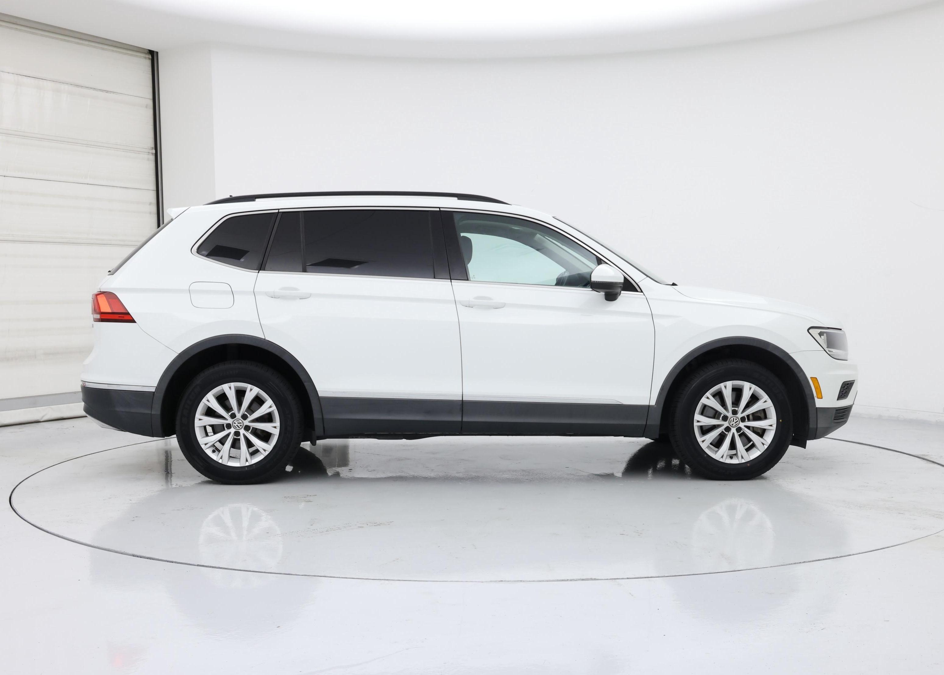 Thumbnail: 2018 Volkswagen Tiguan - 7