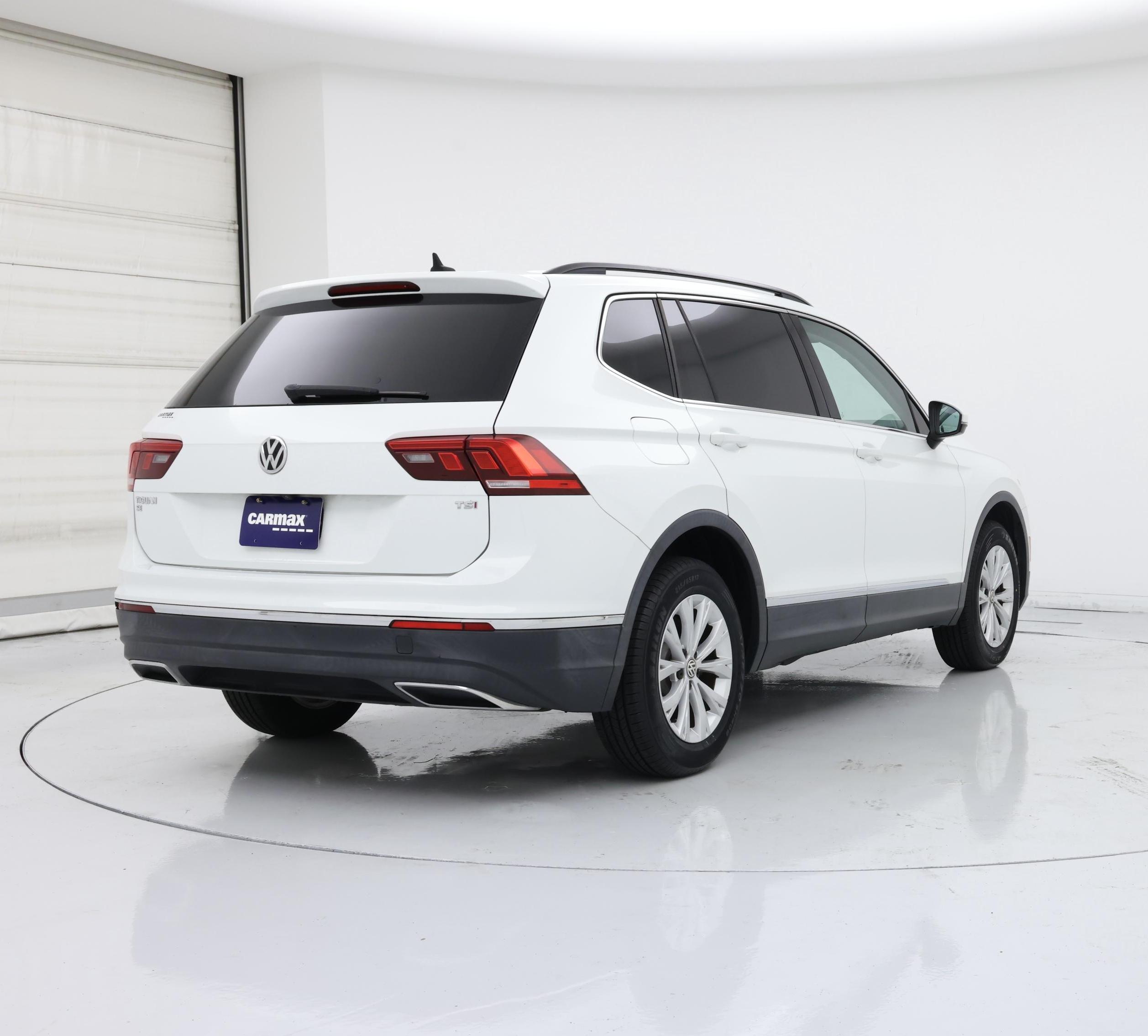 Thumbnail: 2018 Volkswagen Tiguan - 8