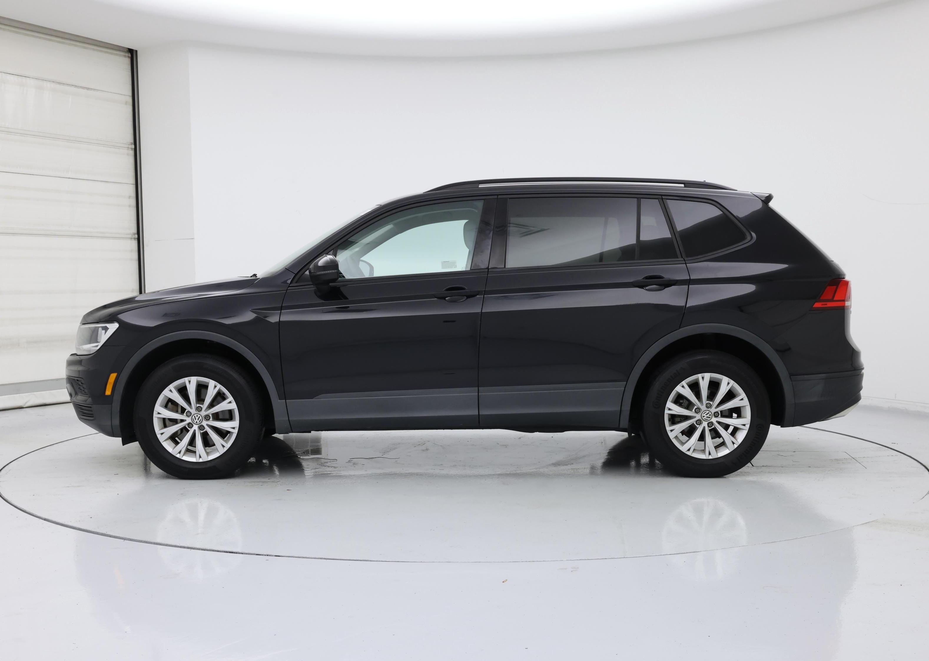 Thumbnail: 2020 Volkswagen Tiguan - 3