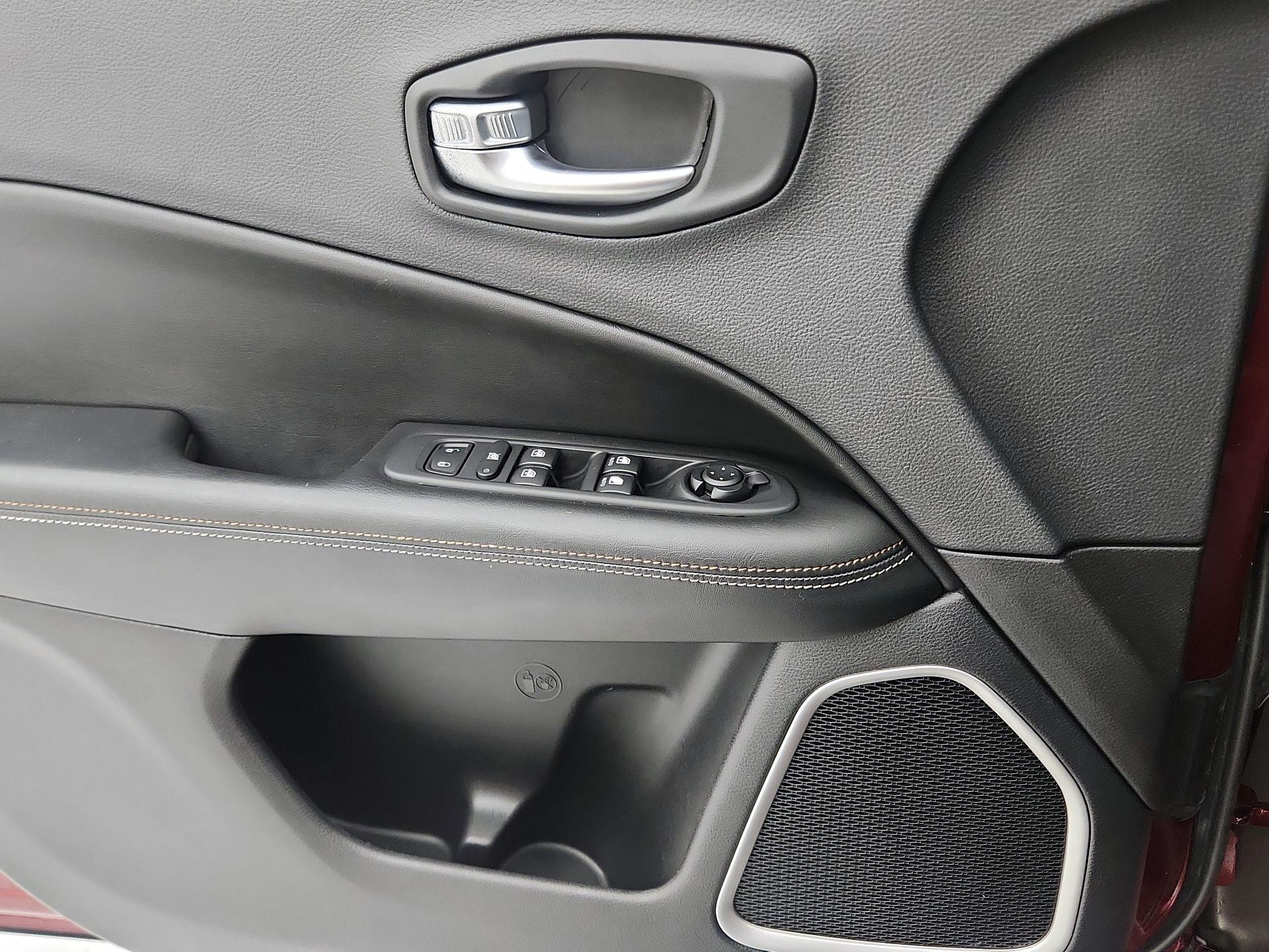 Thumbnail: 2021 Jeep Compass - 12