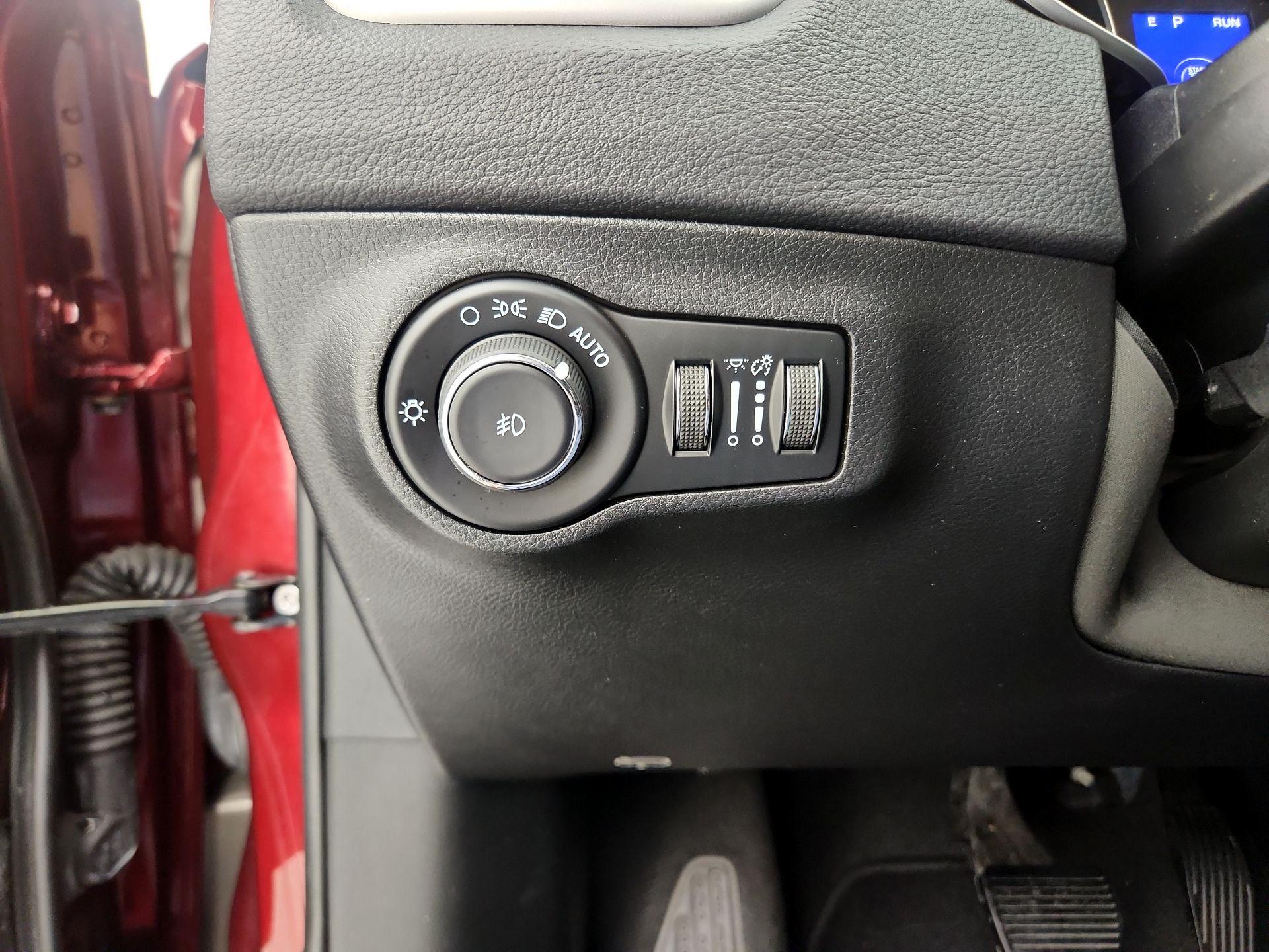 Thumbnail: 2021 Jeep Compass - 13