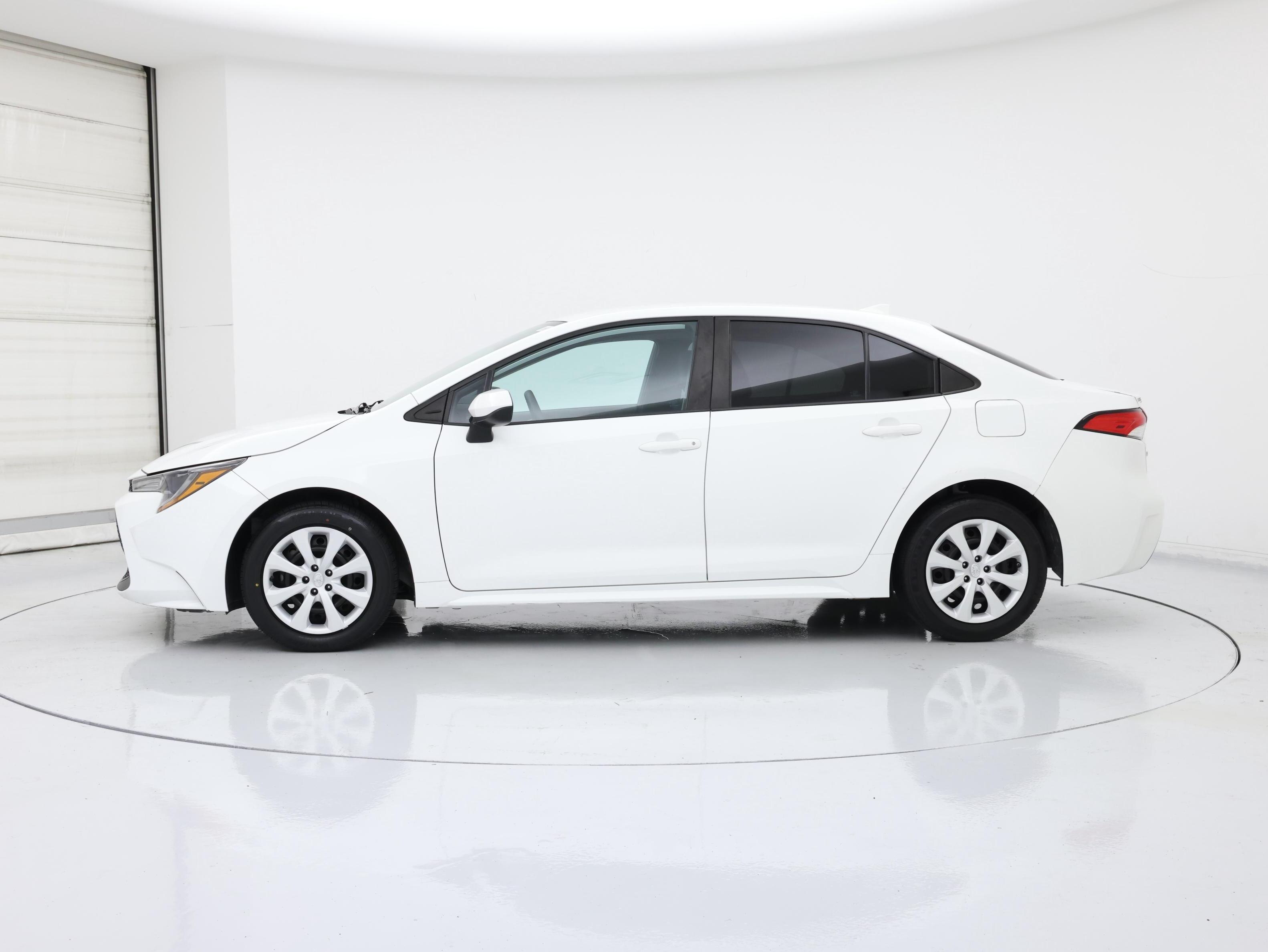 Thumbnail: 2022 Toyota Corolla - 3