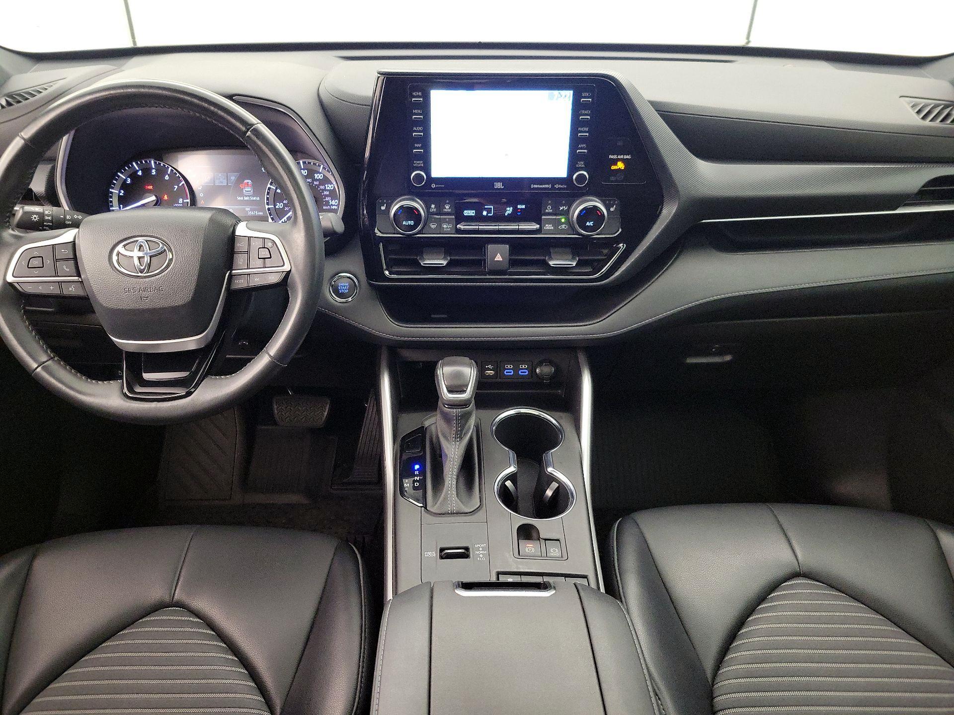 Thumbnail: 2022 Toyota Highlander - 9