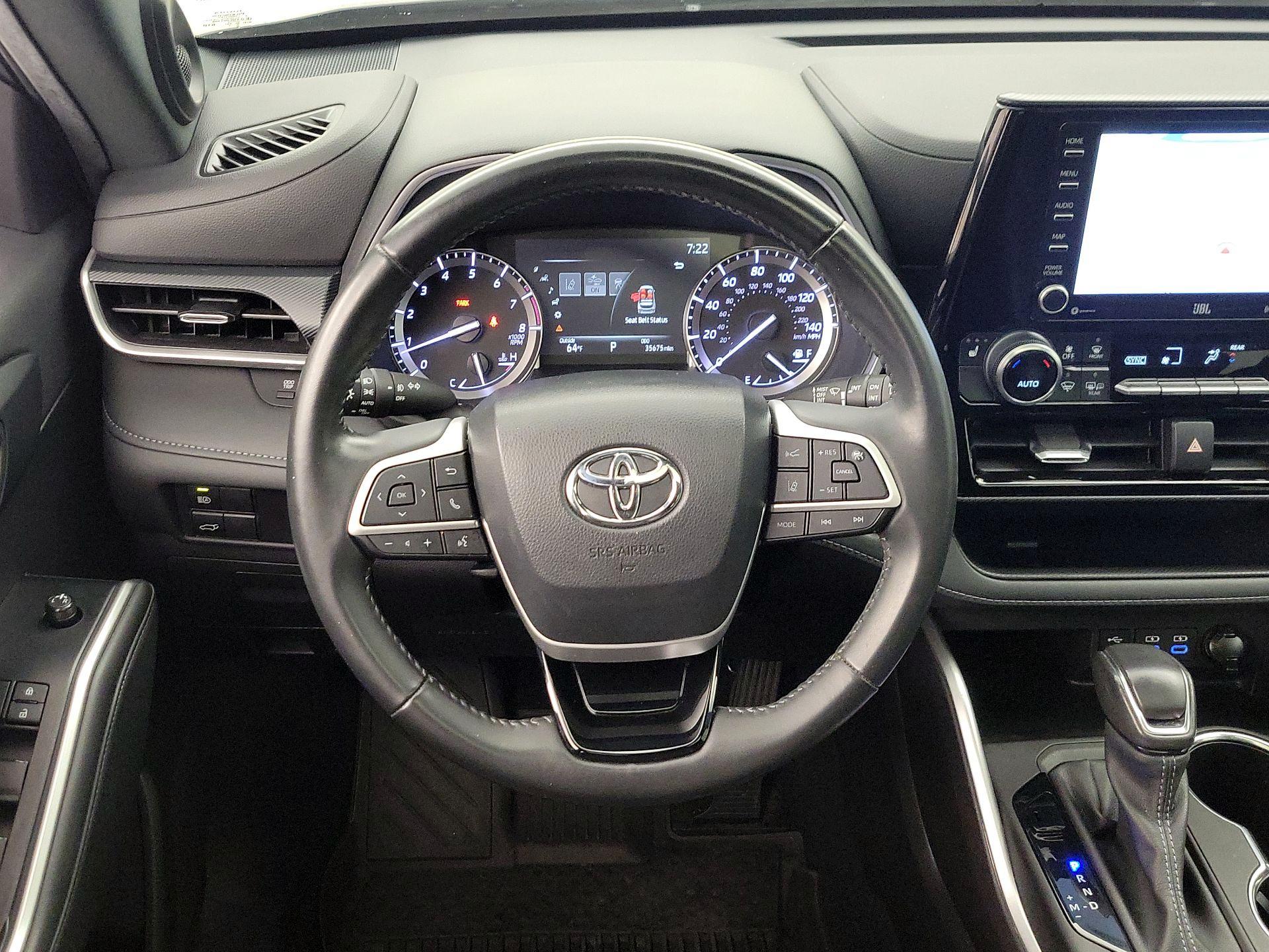 Thumbnail: 2022 Toyota Highlander - 10