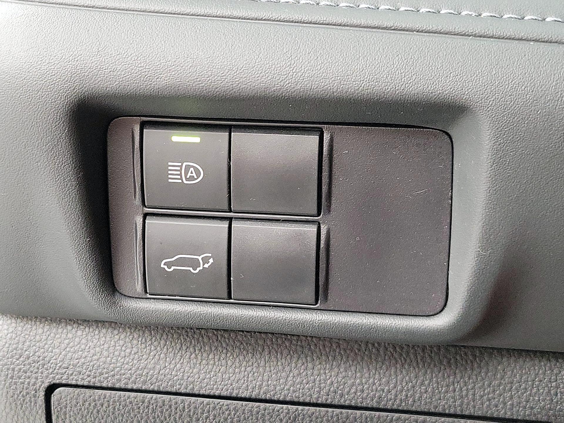 Thumbnail: 2022 Toyota Highlander - 13