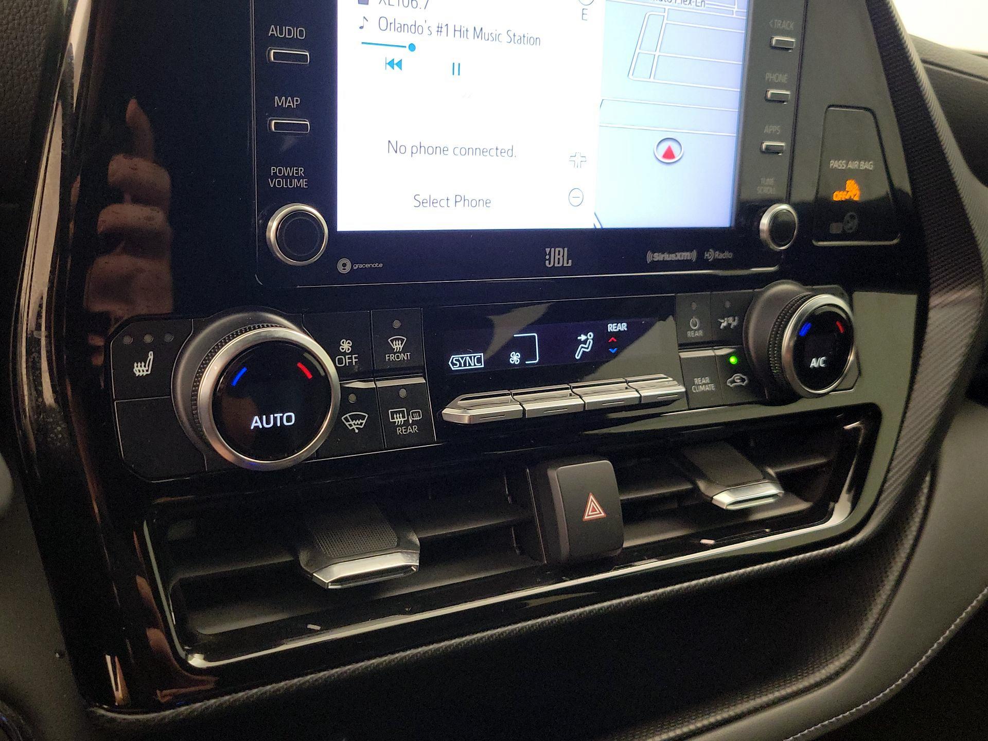 Thumbnail: 2022 Toyota Highlander - 17