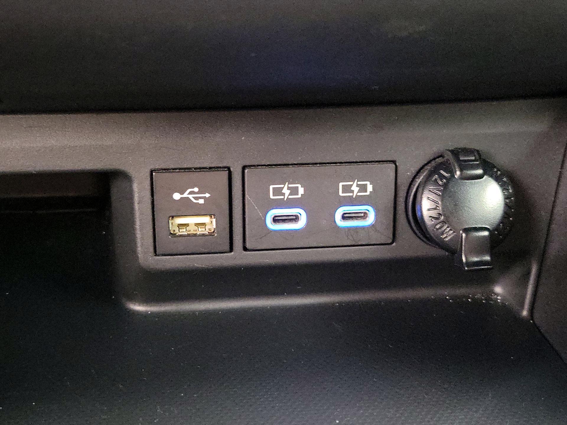 Thumbnail: 2022 Toyota Highlander - 19