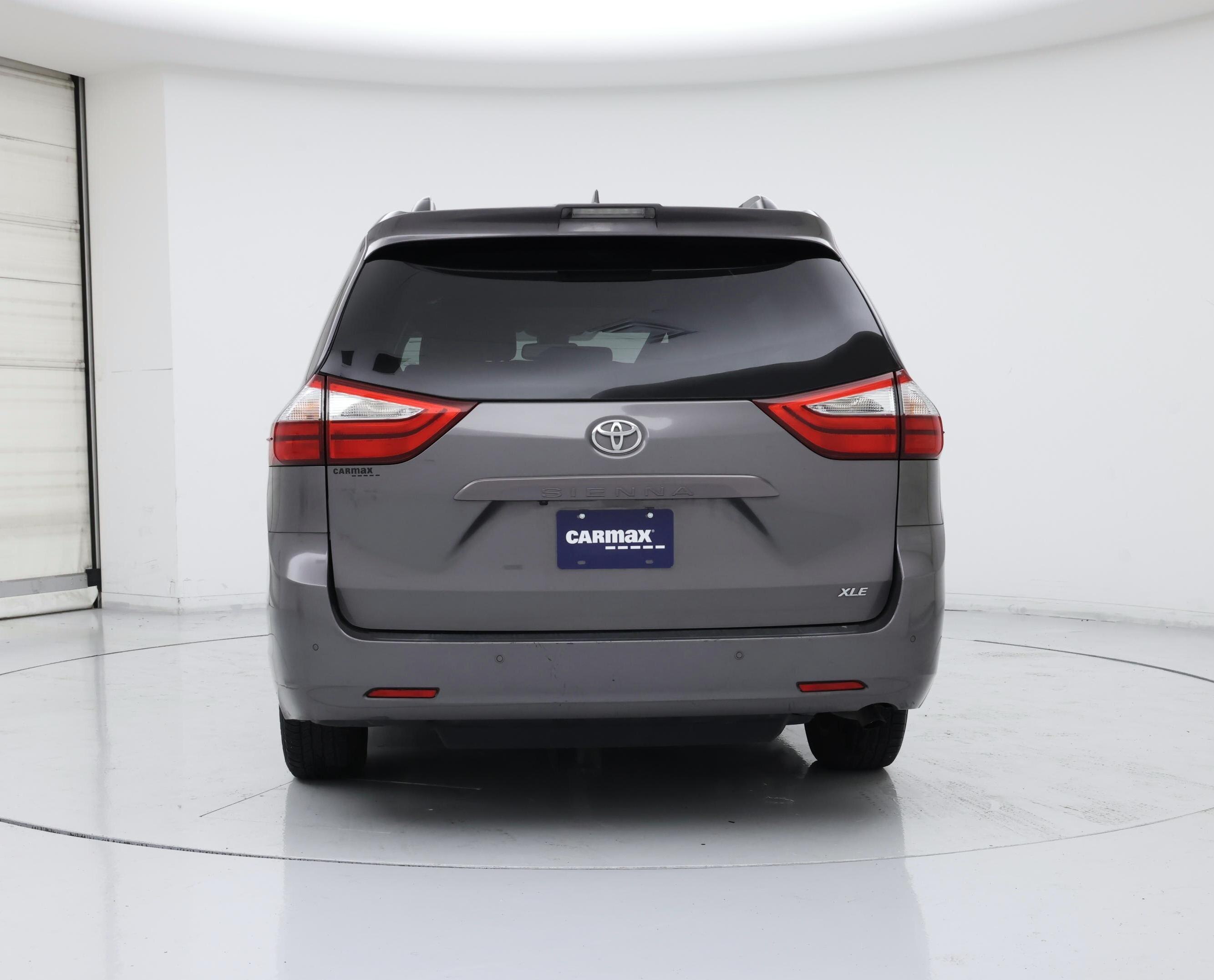 Thumbnail: 2018 Toyota Sienna - 6