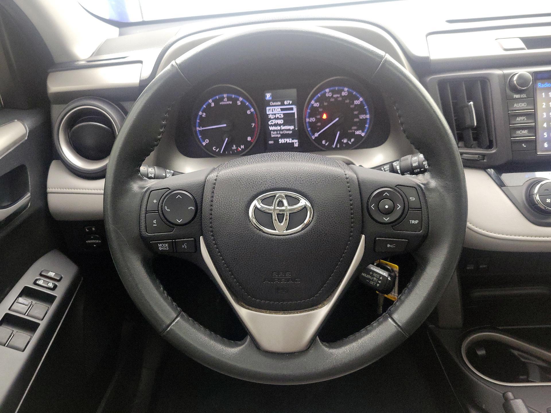 Thumbnail: 2017 Toyota RAV4 - 10