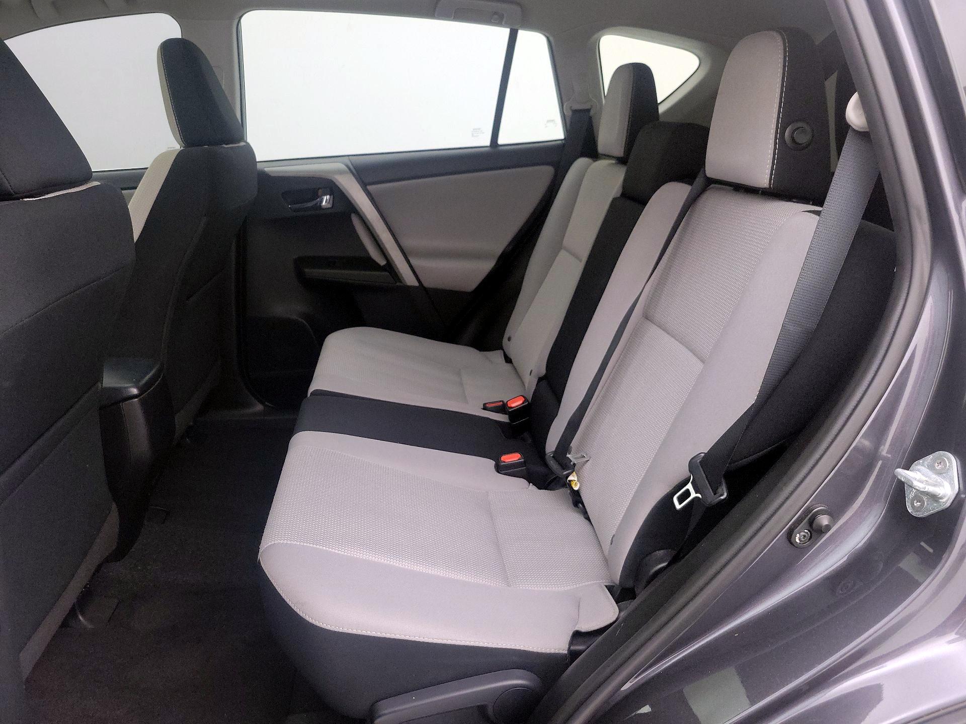 Thumbnail: 2017 Toyota RAV4 - 20