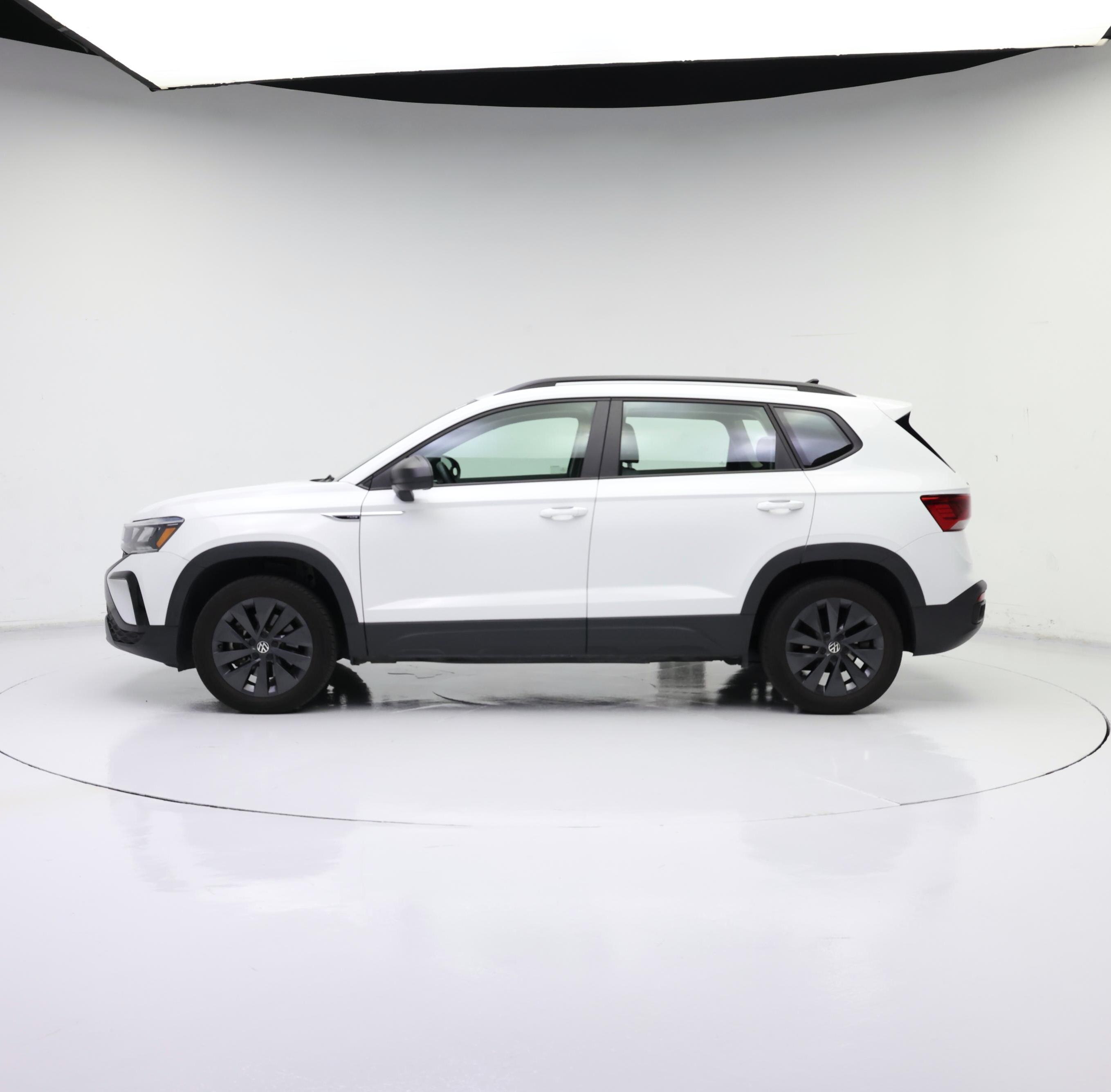 Thumbnail: 2023 Volkswagen Taos - 3