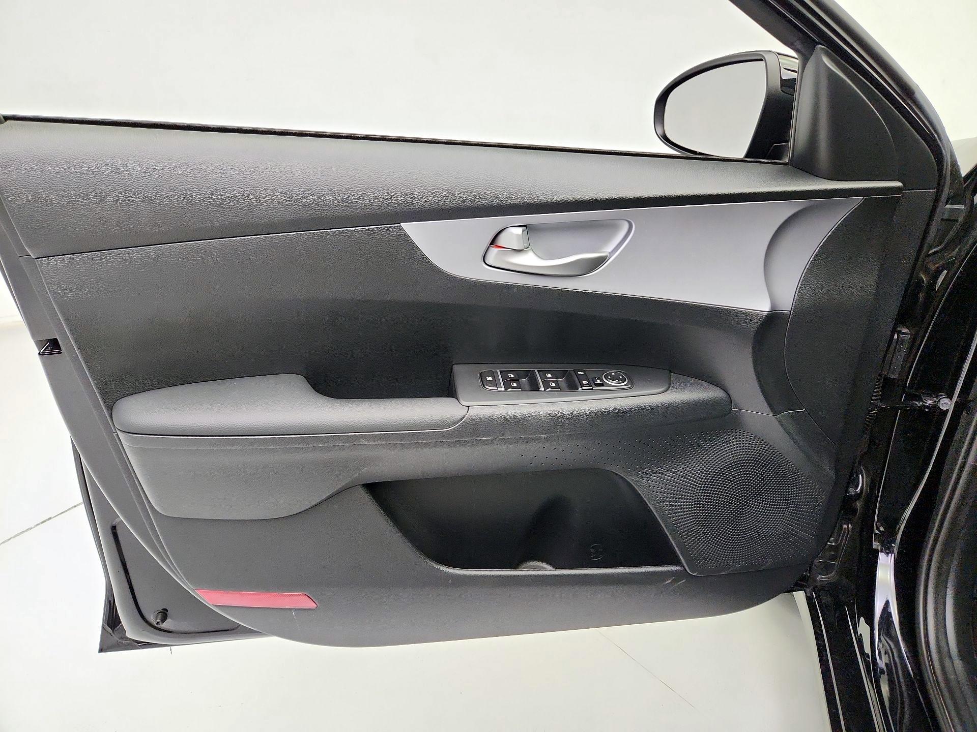 Thumbnail: 2024 Kia Forte - 12