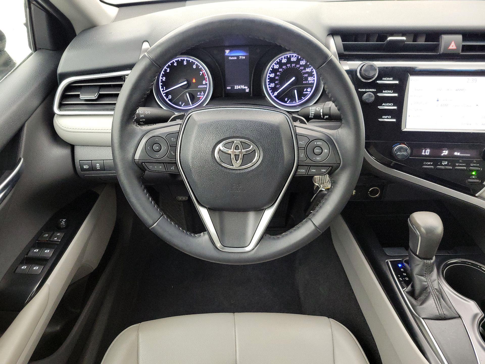 Thumbnail: 2018 Toyota Camry - 10
