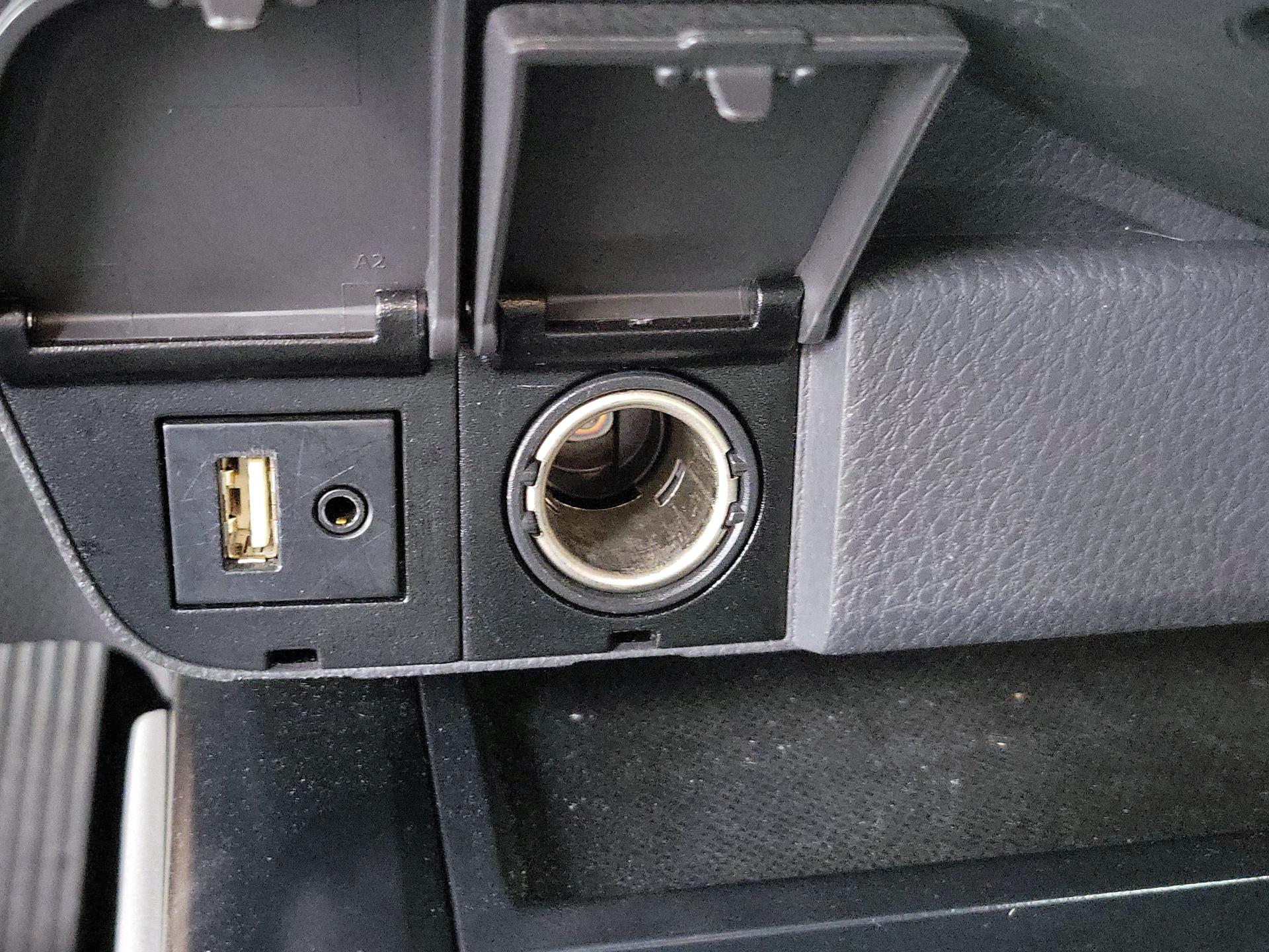 Thumbnail: 2018 Toyota Camry - 18