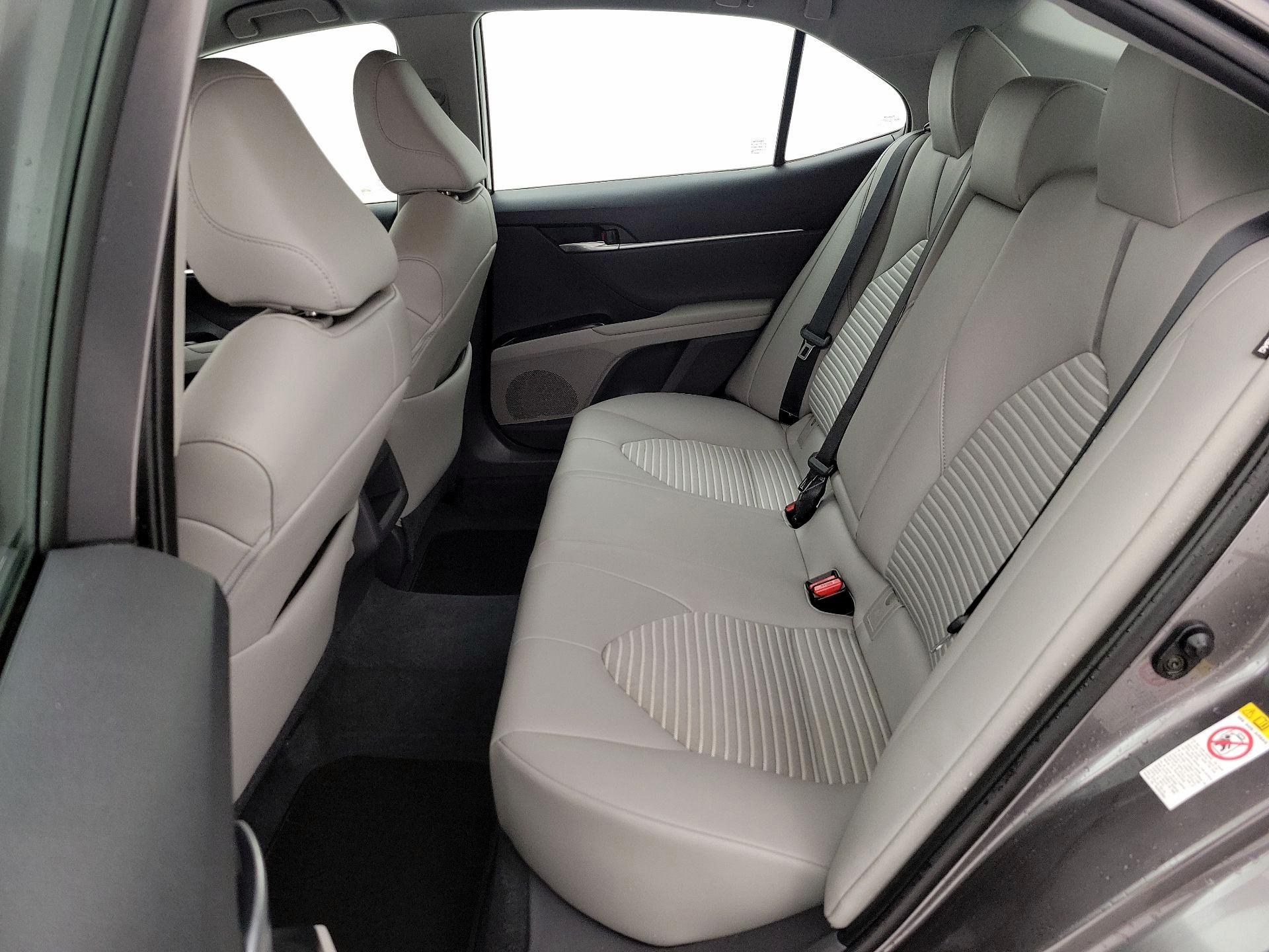 Thumbnail: 2018 Toyota Camry - 19