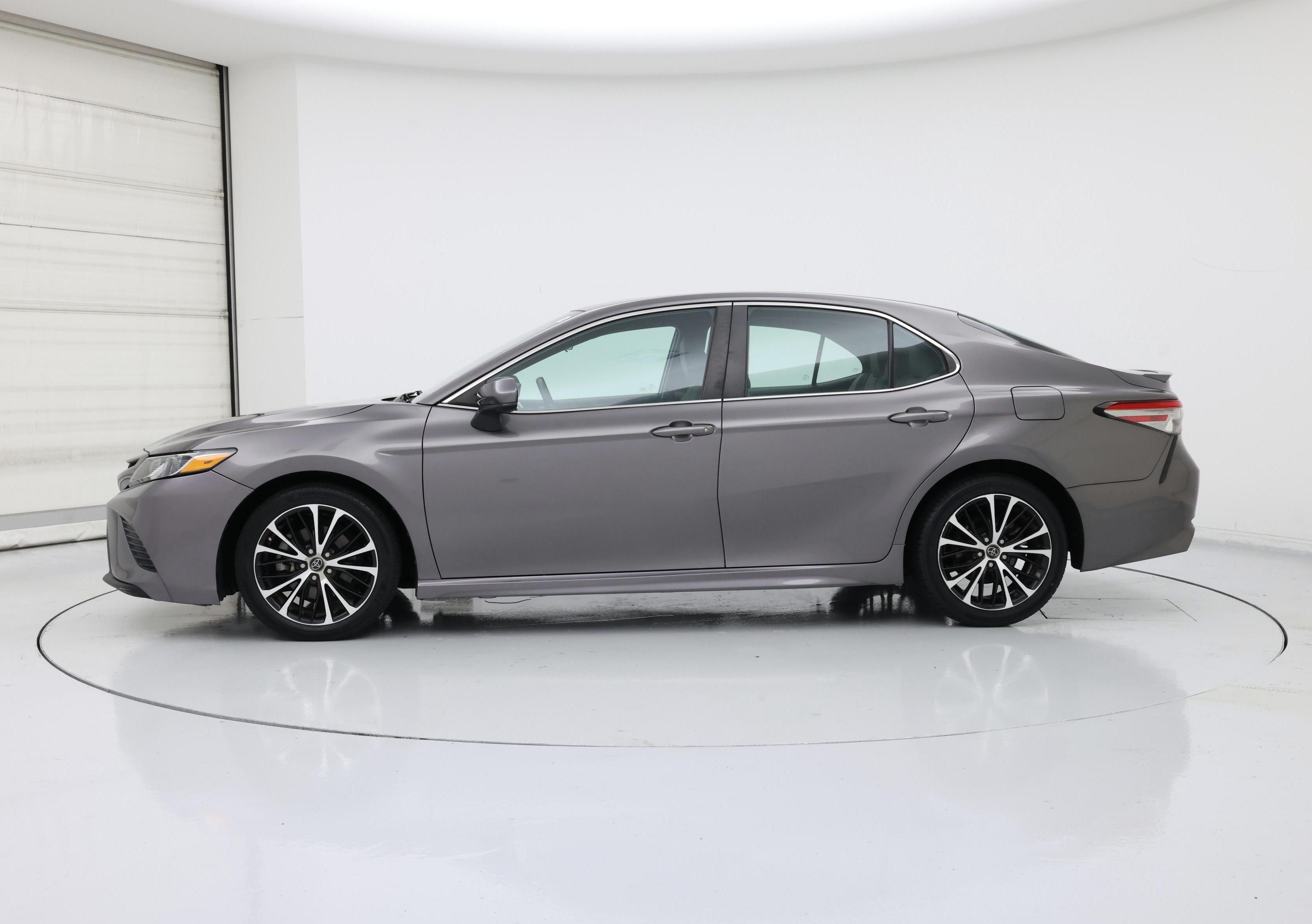 Thumbnail: 2018 Toyota Camry - 3